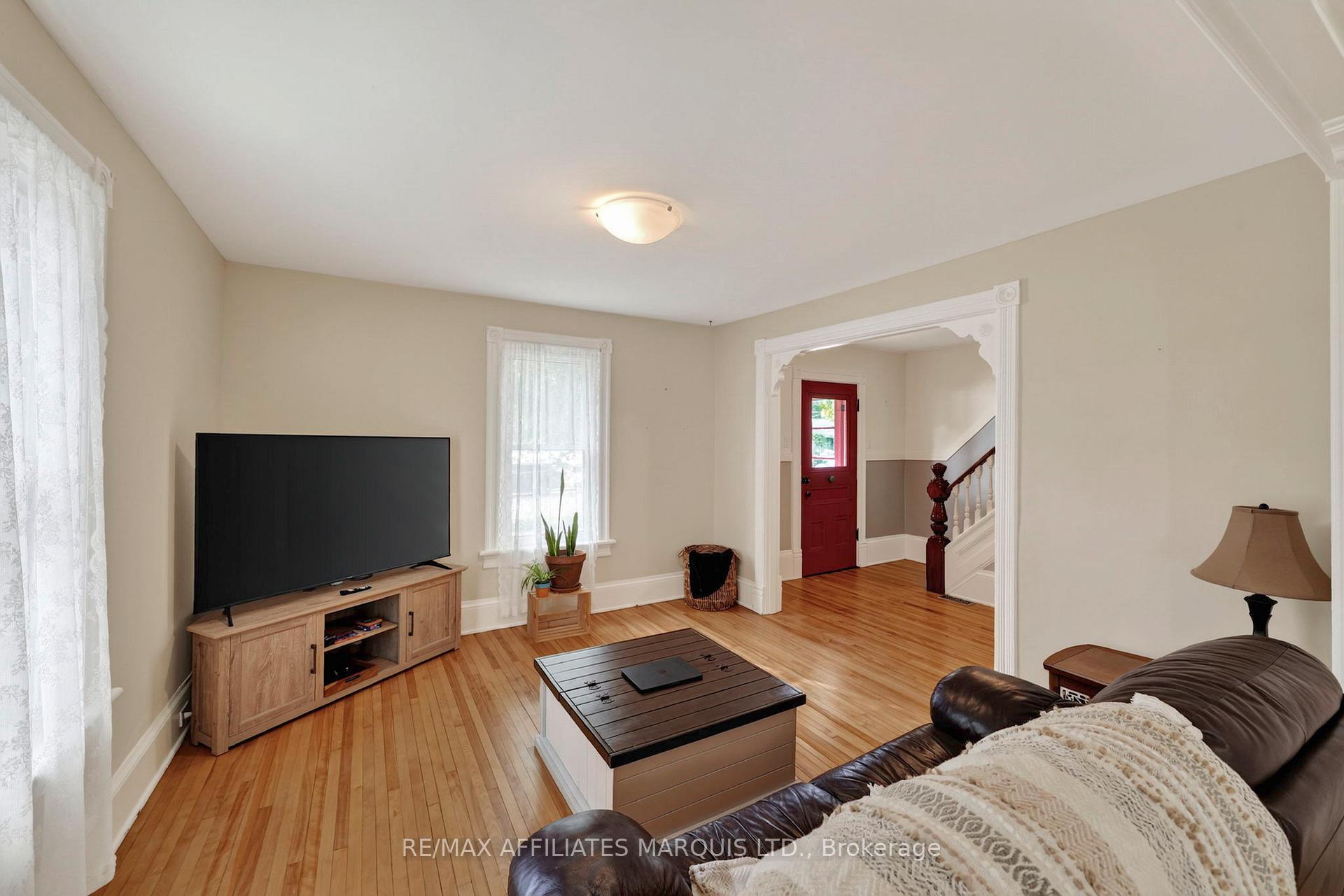 Photo 4 of 229 4th Street E, Cornwall, Cornwall — HOMEH