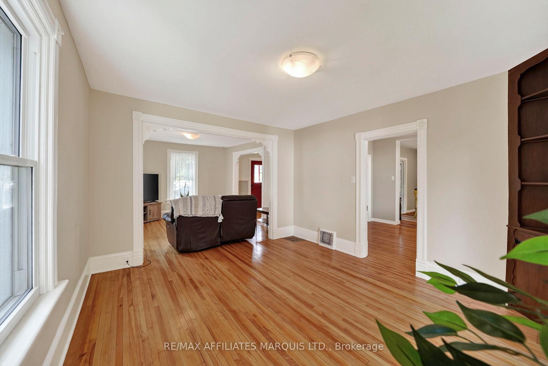 Photo 8 of 229 4th Street E, Cornwall, Cornwall — HOMEH
