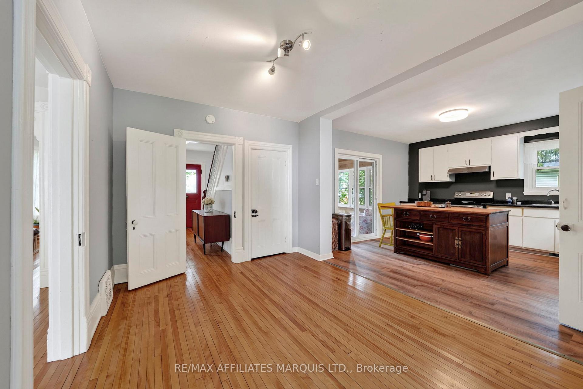 Photo 10 of 229 4th Street E, Cornwall, Cornwall — HOMEH