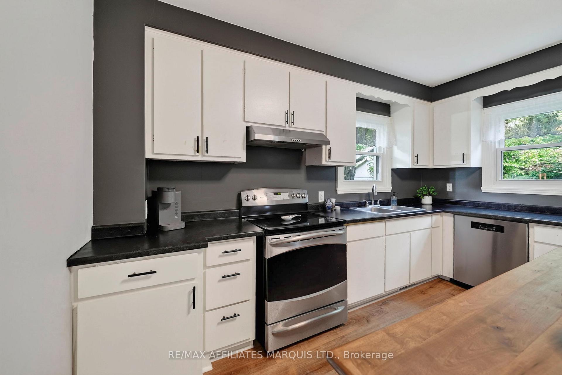 Photo 15 of 229 4th Street E, Cornwall, Cornwall — HOMEH