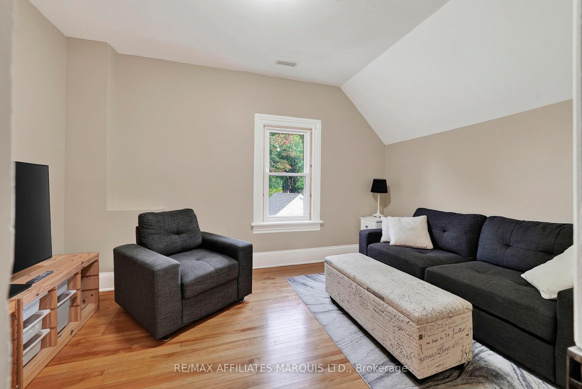 Photo 28 of 229 4th Street E, Cornwall, Cornwall — HOMEH