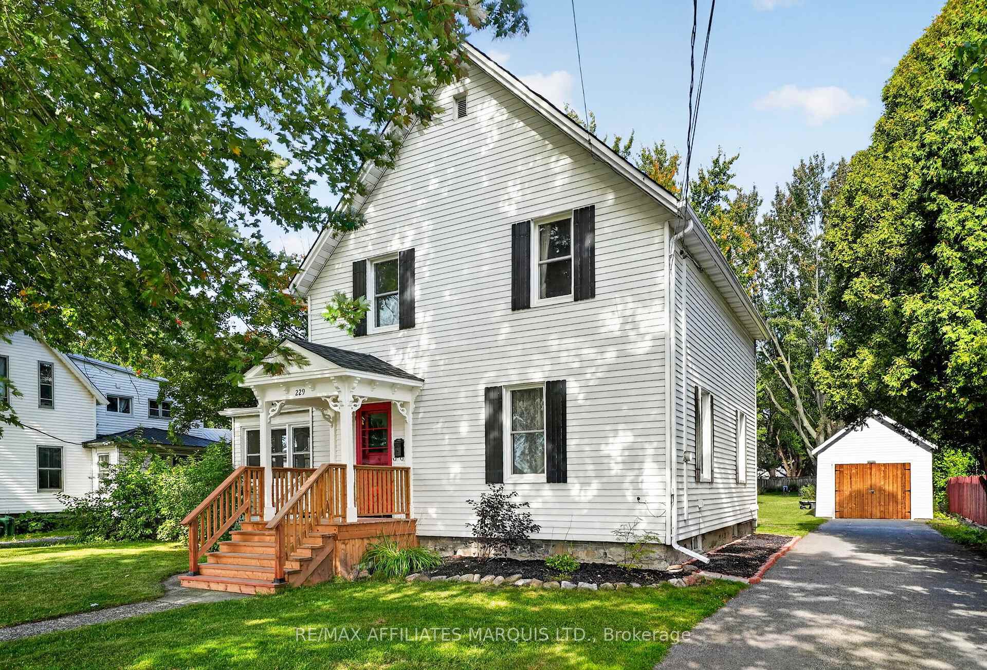 Photo 32 of 229 4th Street E, Cornwall, Cornwall — HOMEH