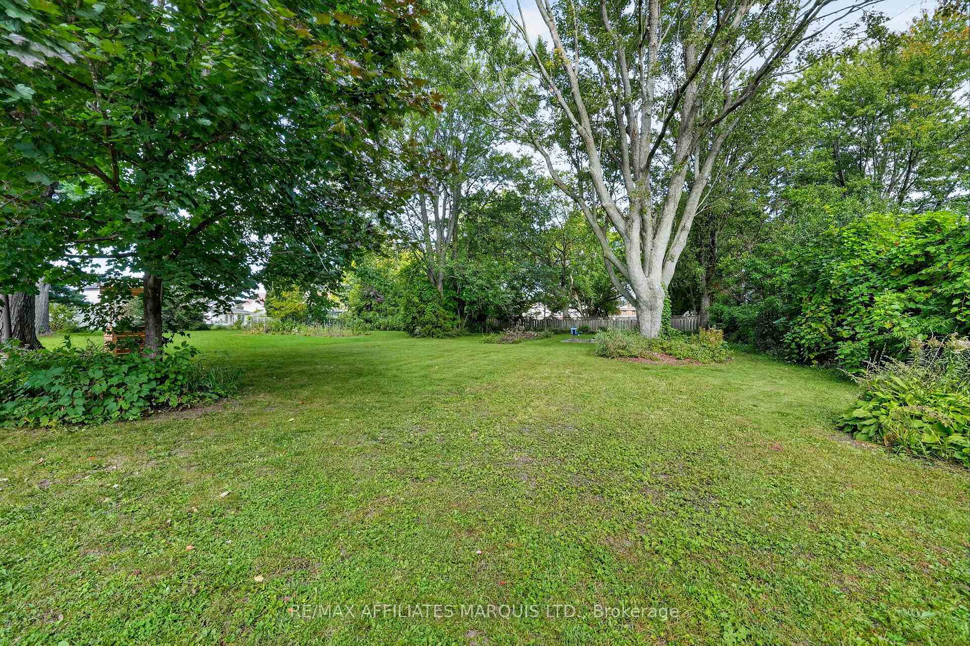 Photo 38 of 229 4th Street E, Cornwall, Cornwall — HOMEH