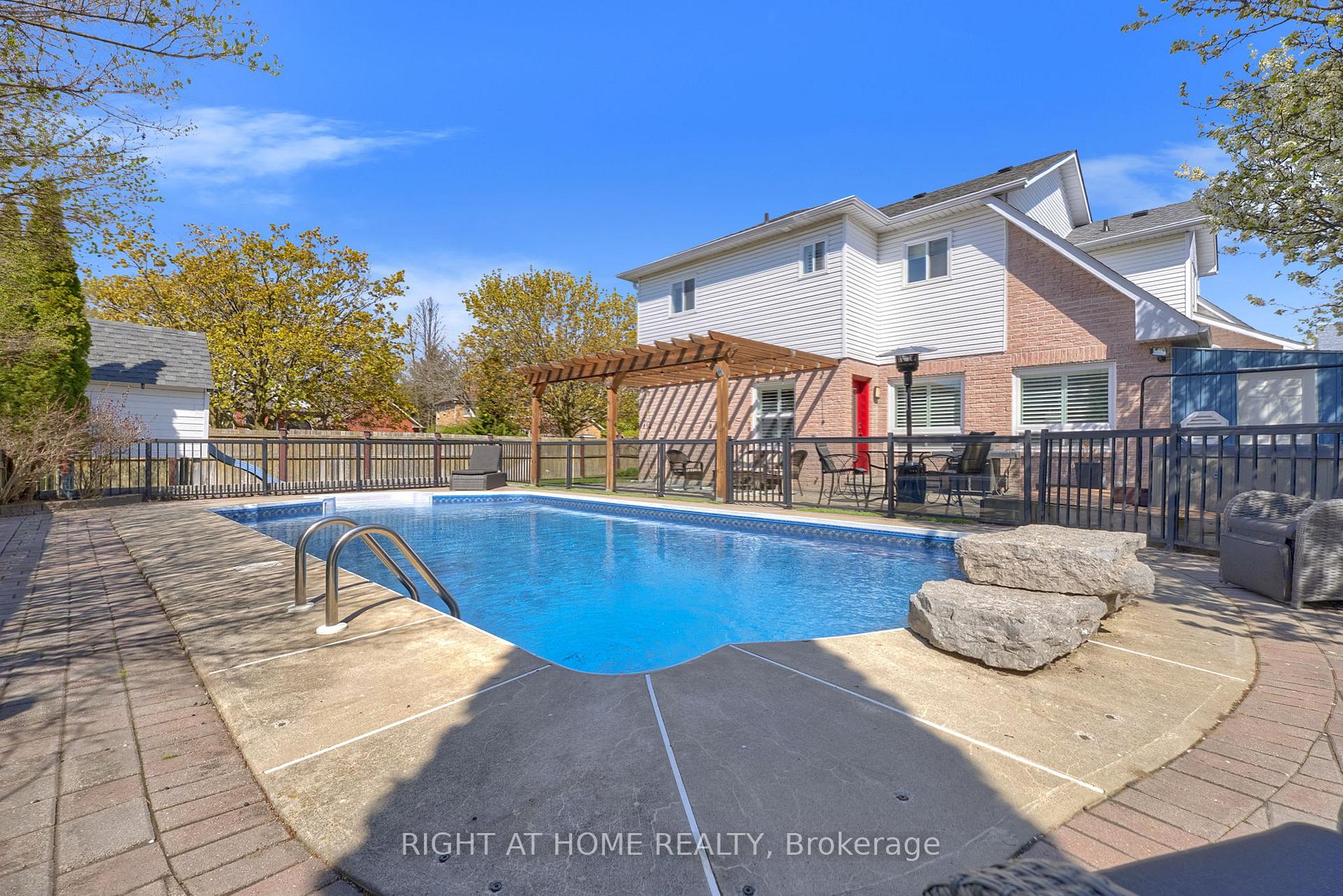 Photo 3 of 75 Auburn Lane, Clarington, Courtice — HOMEH