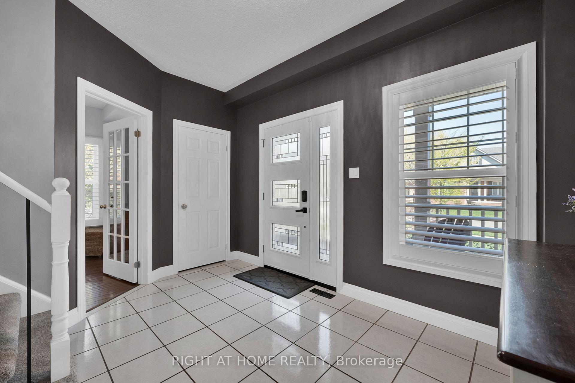 Photo 5 of 75 Auburn Lane, Clarington, Courtice — HOMEH