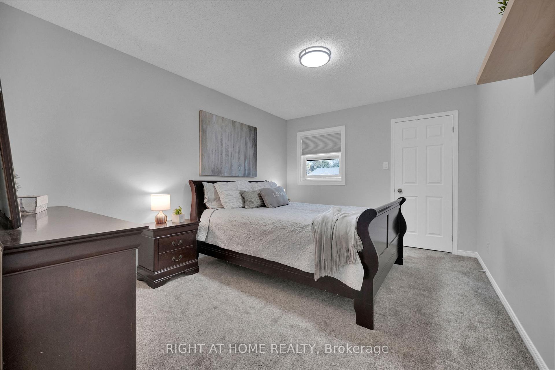 Photo 18 of 75 Auburn Lane, Clarington, Courtice — HOMEH