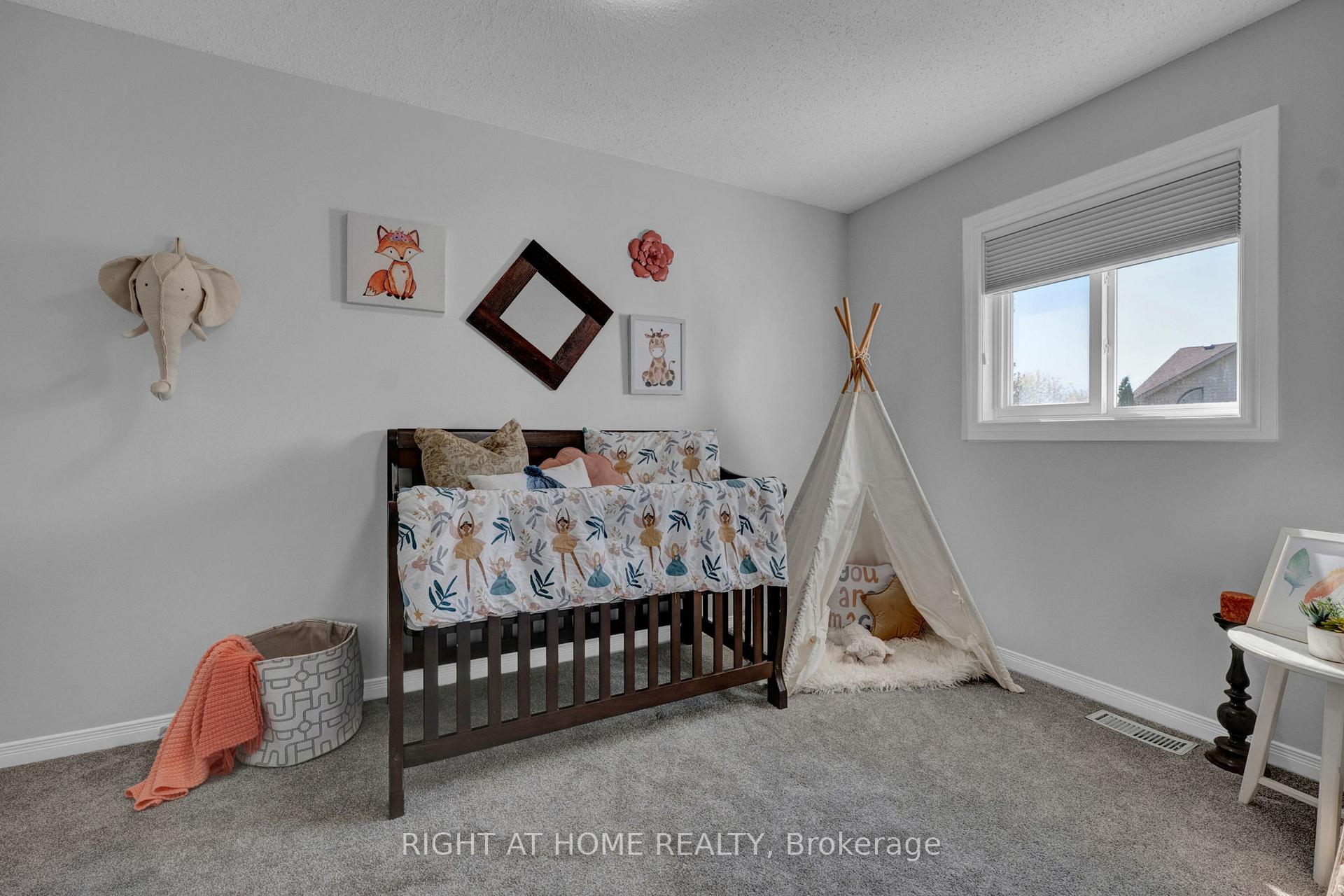 Photo 21 of 75 Auburn Lane, Clarington, Courtice — HOMEH