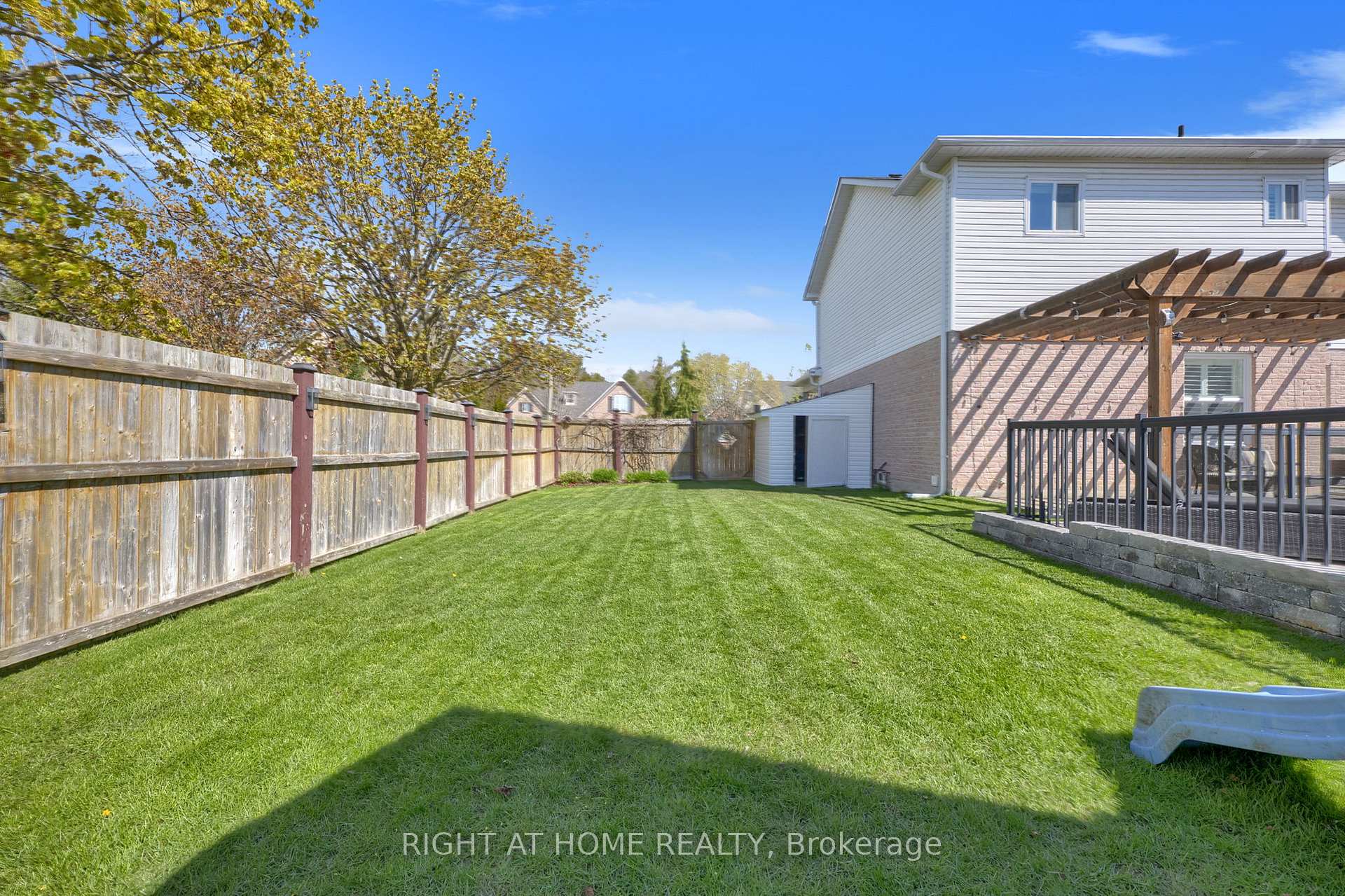 Photo 37 of 75 Auburn Lane, Clarington, Courtice — HOMEH