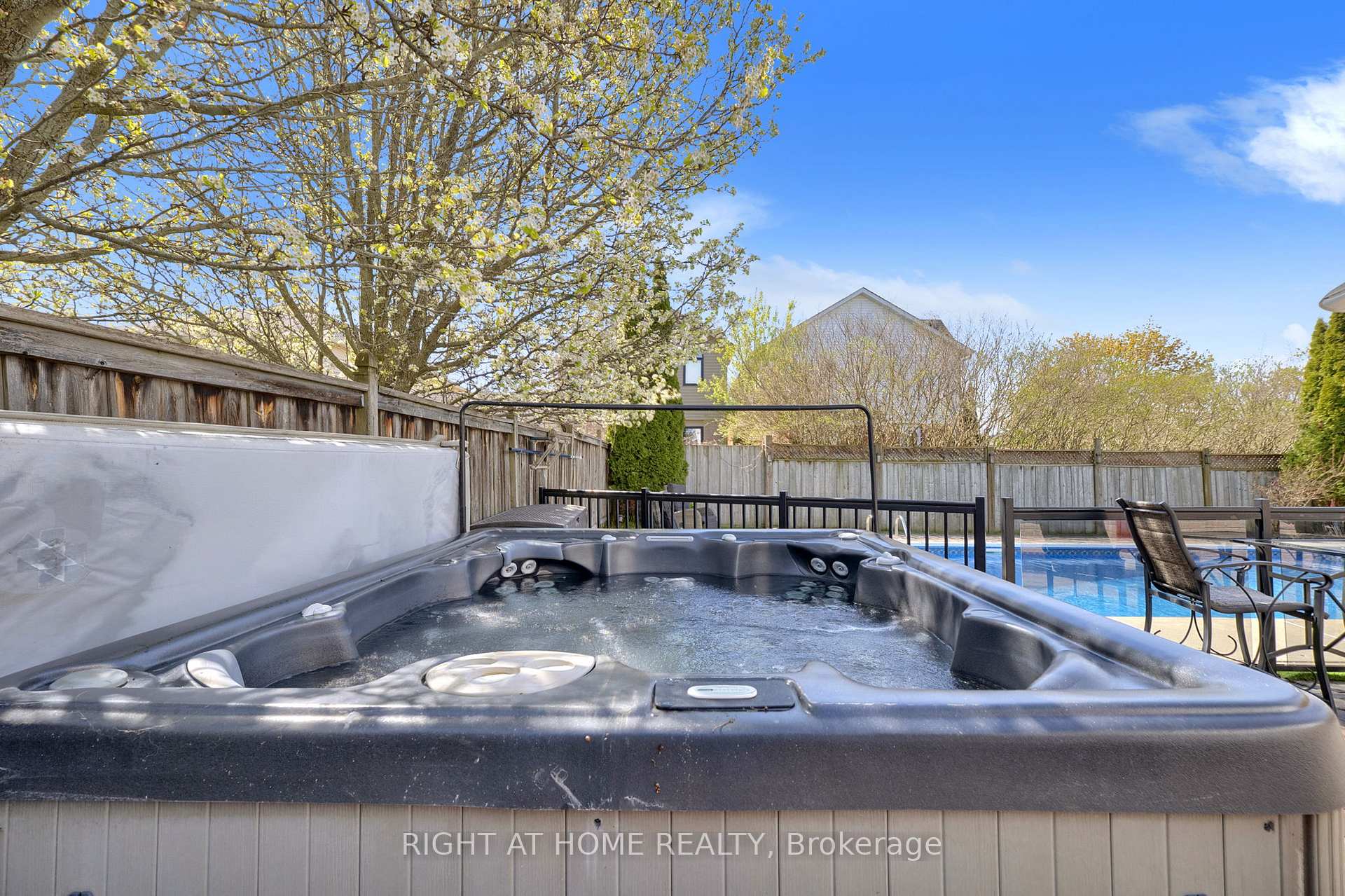 Photo 40 of 75 Auburn Lane, Clarington, Courtice — HOMEH