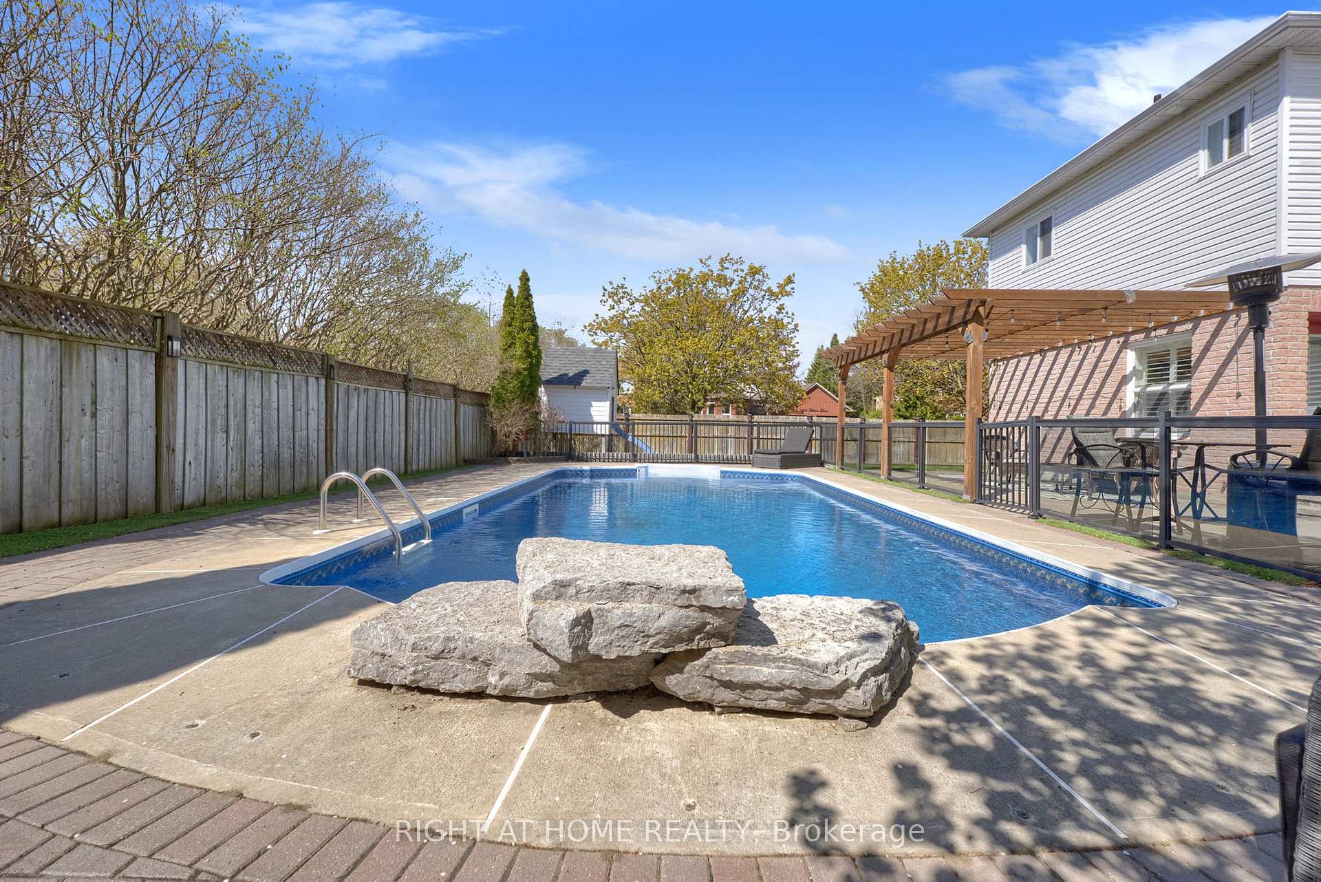 Photo 41 of 75 Auburn Lane, Clarington, Courtice — HOMEH
