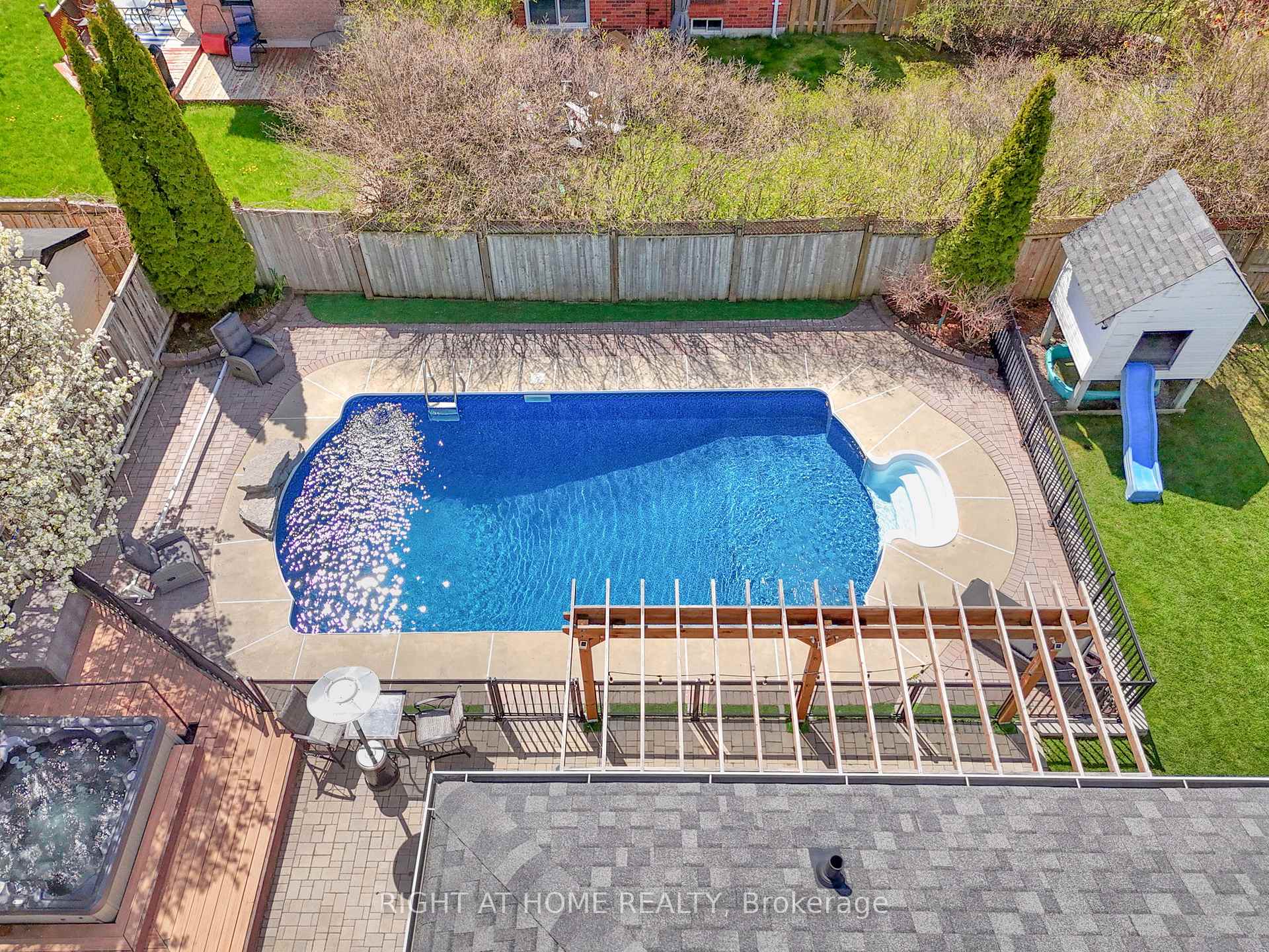Photo 42 of 75 Auburn Lane, Clarington, Courtice — HOMEH