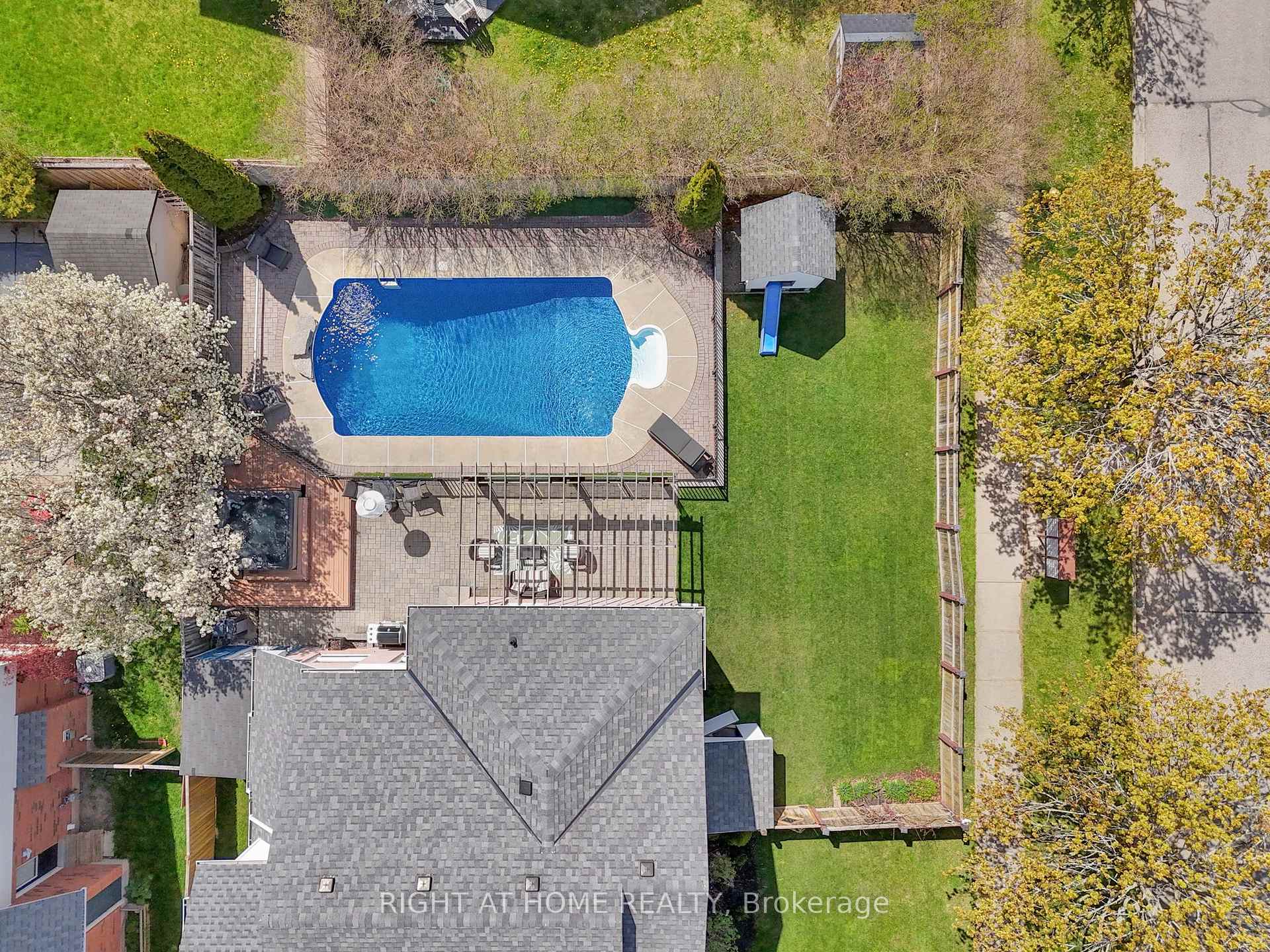 Photo 43 of 75 Auburn Lane, Clarington, Courtice — HOMEH