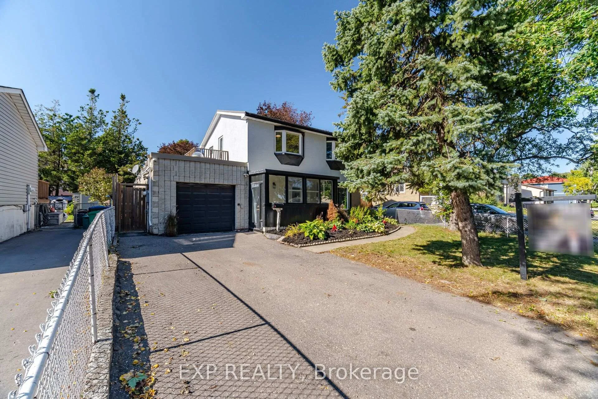 Photo 5 of 30 Herkley Drive, Brampton, Madoc — HOMEH