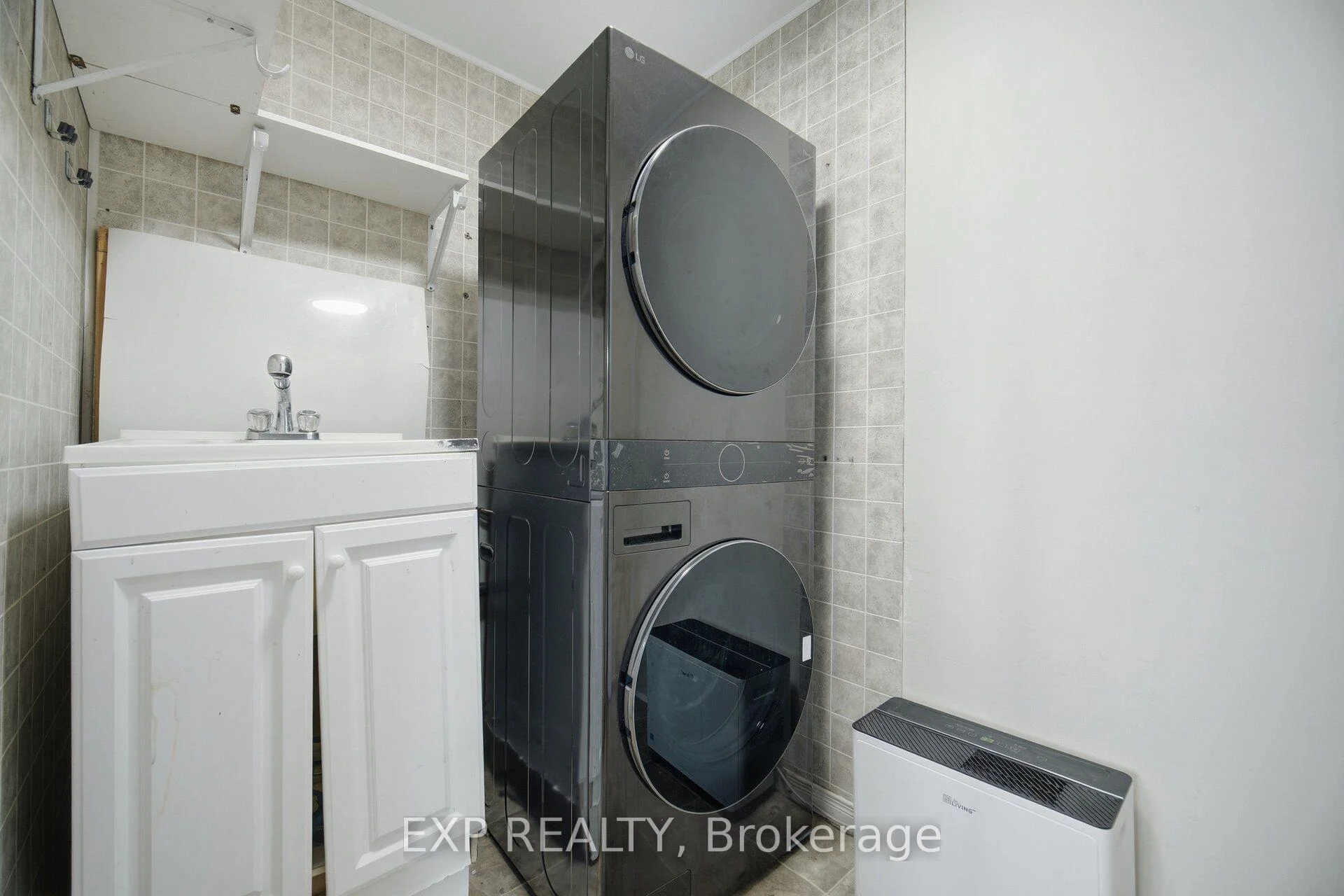Photo 43 of 30 Herkley Drive, Brampton, Madoc — HOMEH