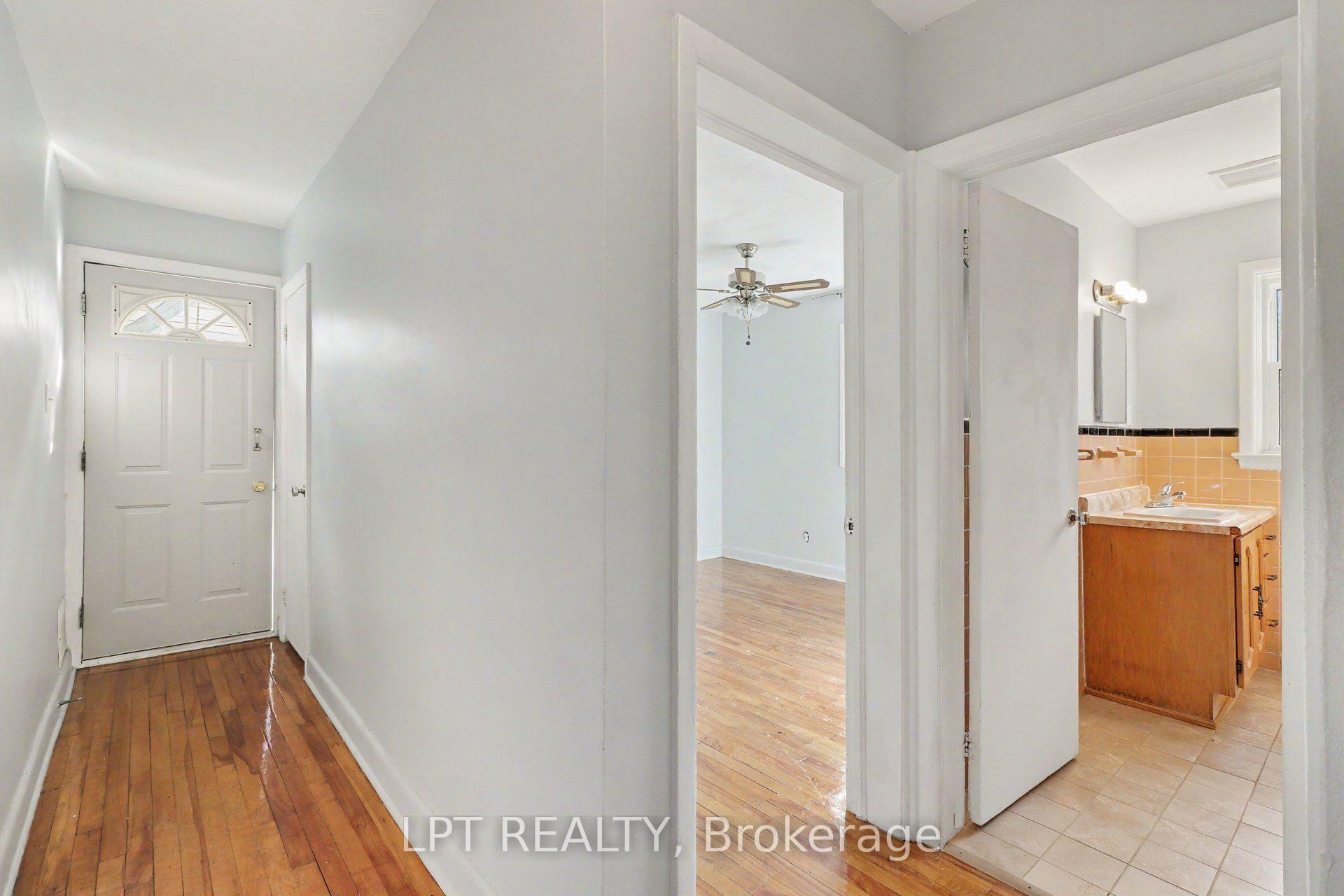 Photo 12 of 703 Morgan Street, Ottawa, Vanier — HOMEH