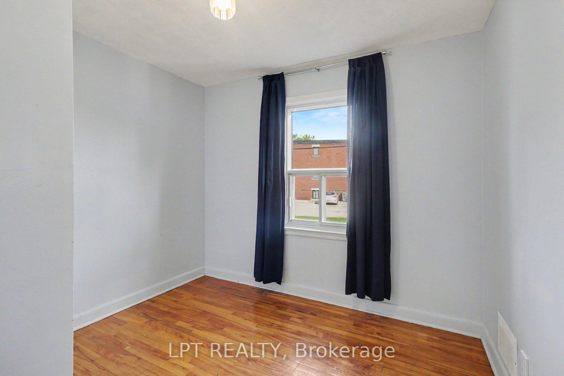 Photo 17 of 703 Morgan Street, Ottawa, Vanier — HOMEH