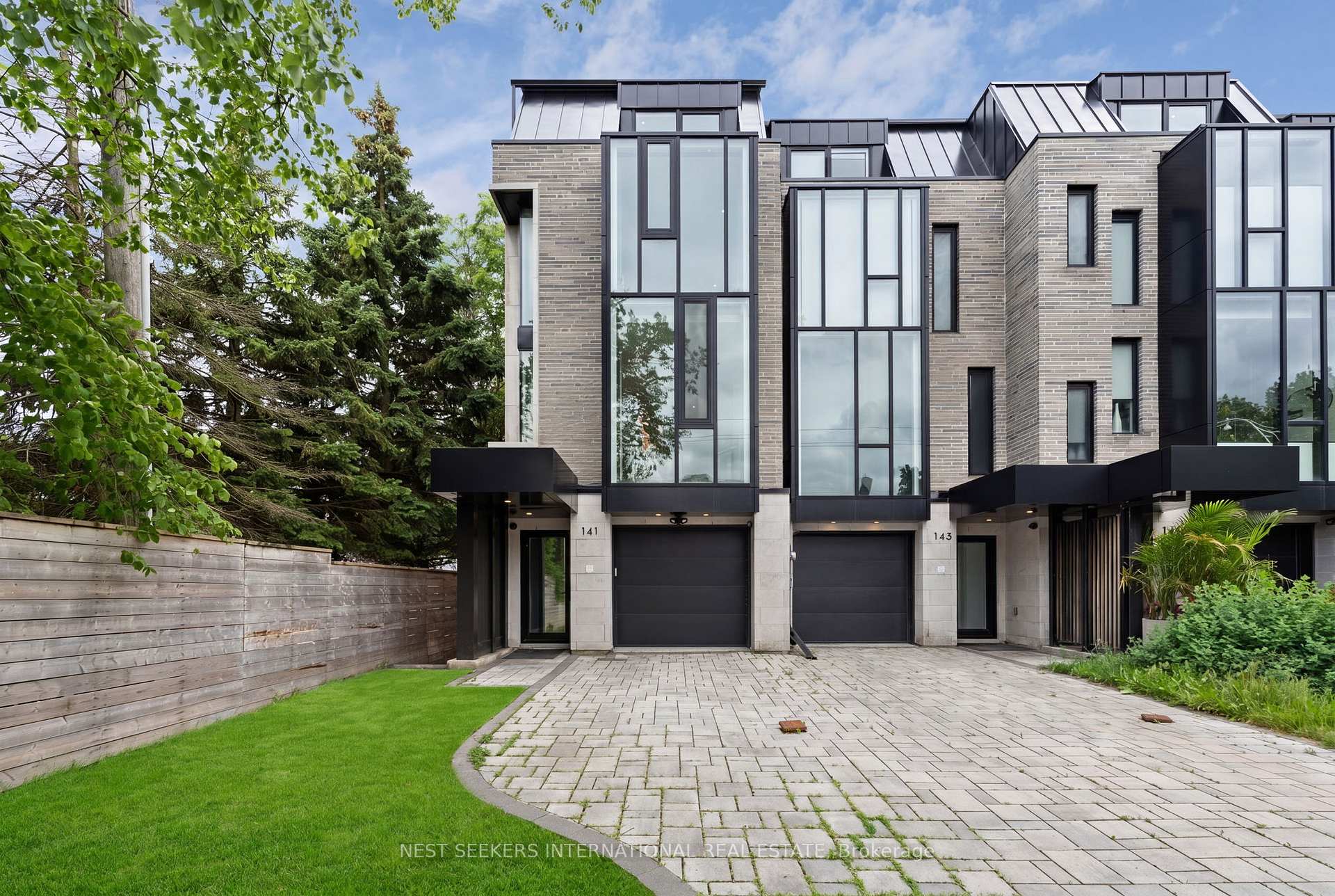 Photo 2 of 141 Chaplin Crescent, Toronto, Forest Hill South — HOMEH
