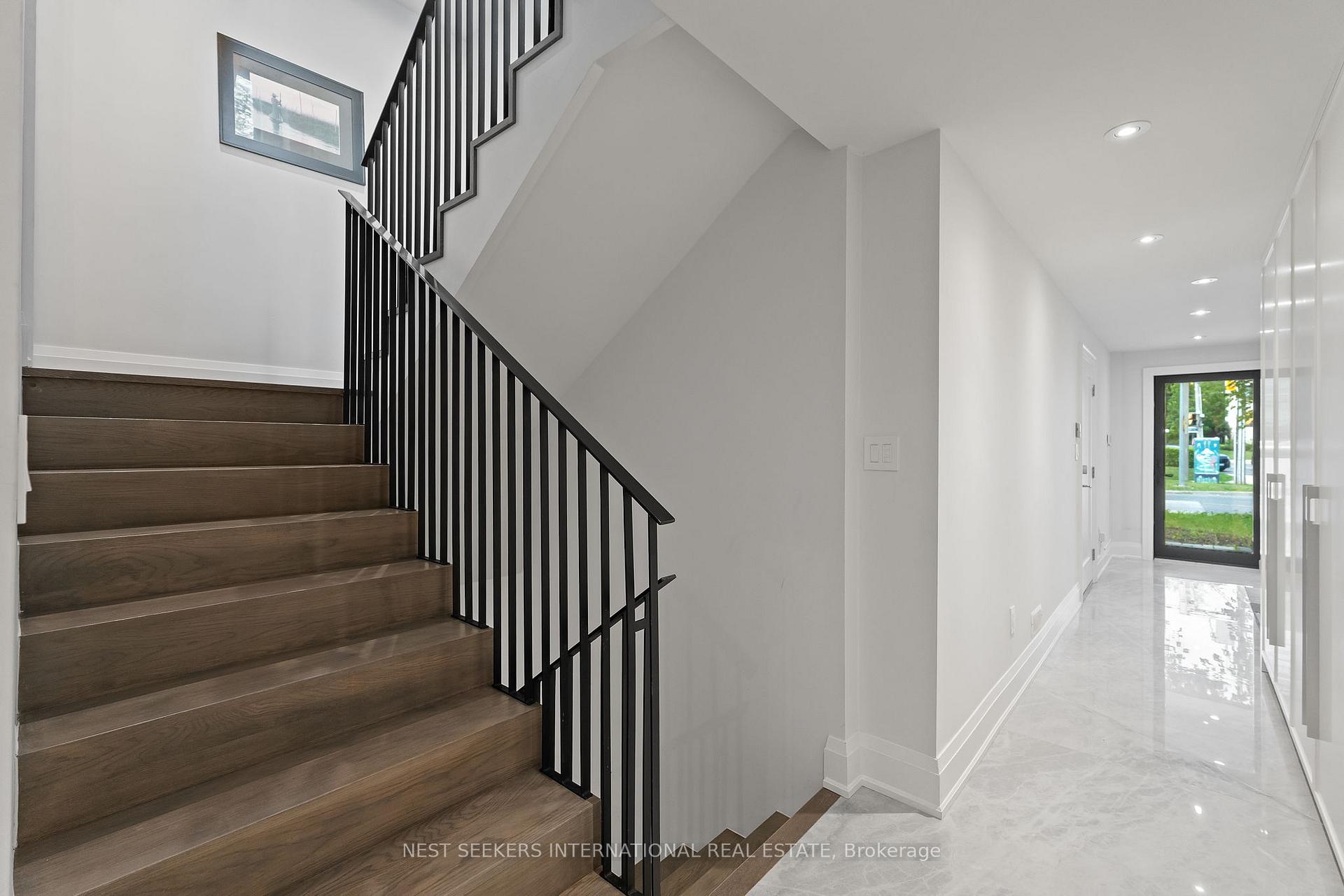 Photo 4 of 141 Chaplin Crescent, Toronto, Forest Hill South — HOMEH