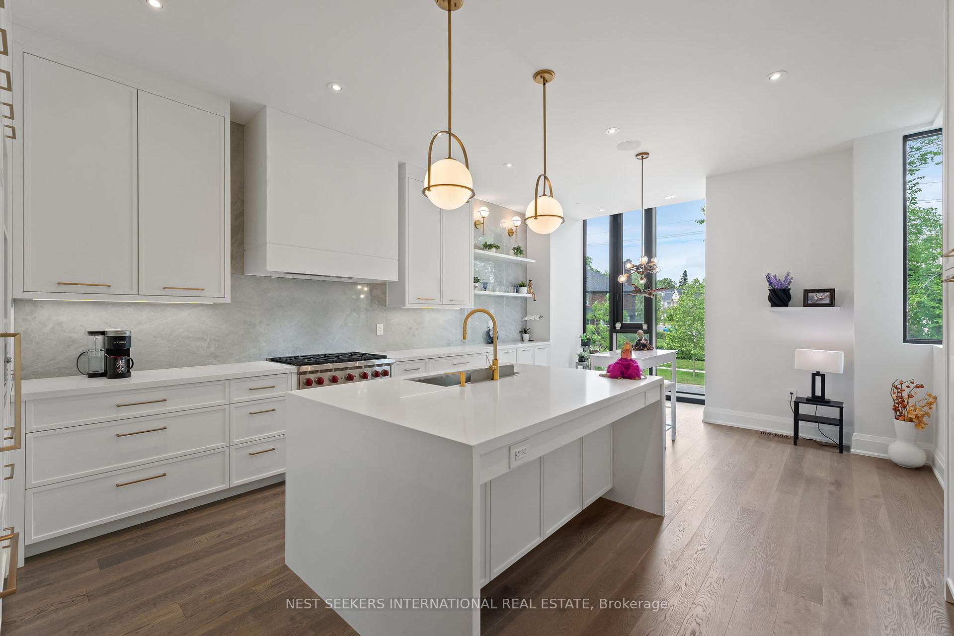 Photo 7 of 141 Chaplin Crescent, Toronto, Forest Hill South — HOMEH