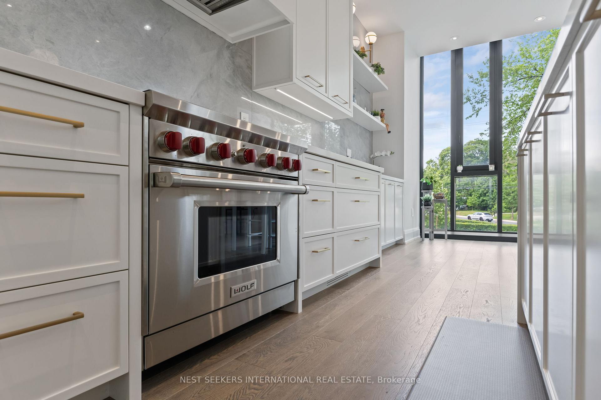 Photo 10 of 141 Chaplin Crescent, Toronto, Forest Hill South — HOMEH