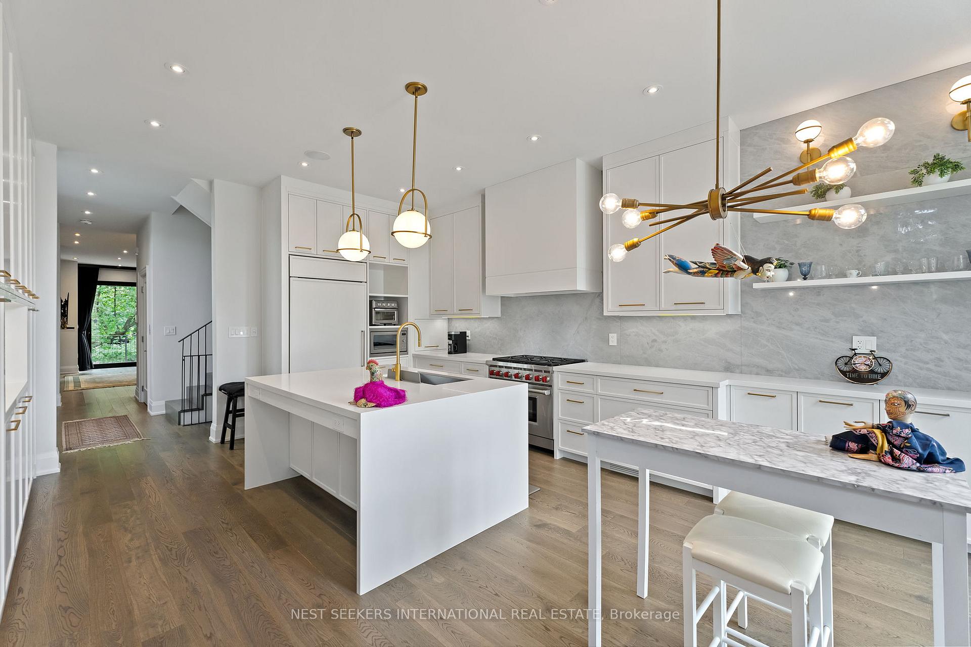 Photo 14 of 141 Chaplin Crescent, Toronto, Forest Hill South — HOMEH