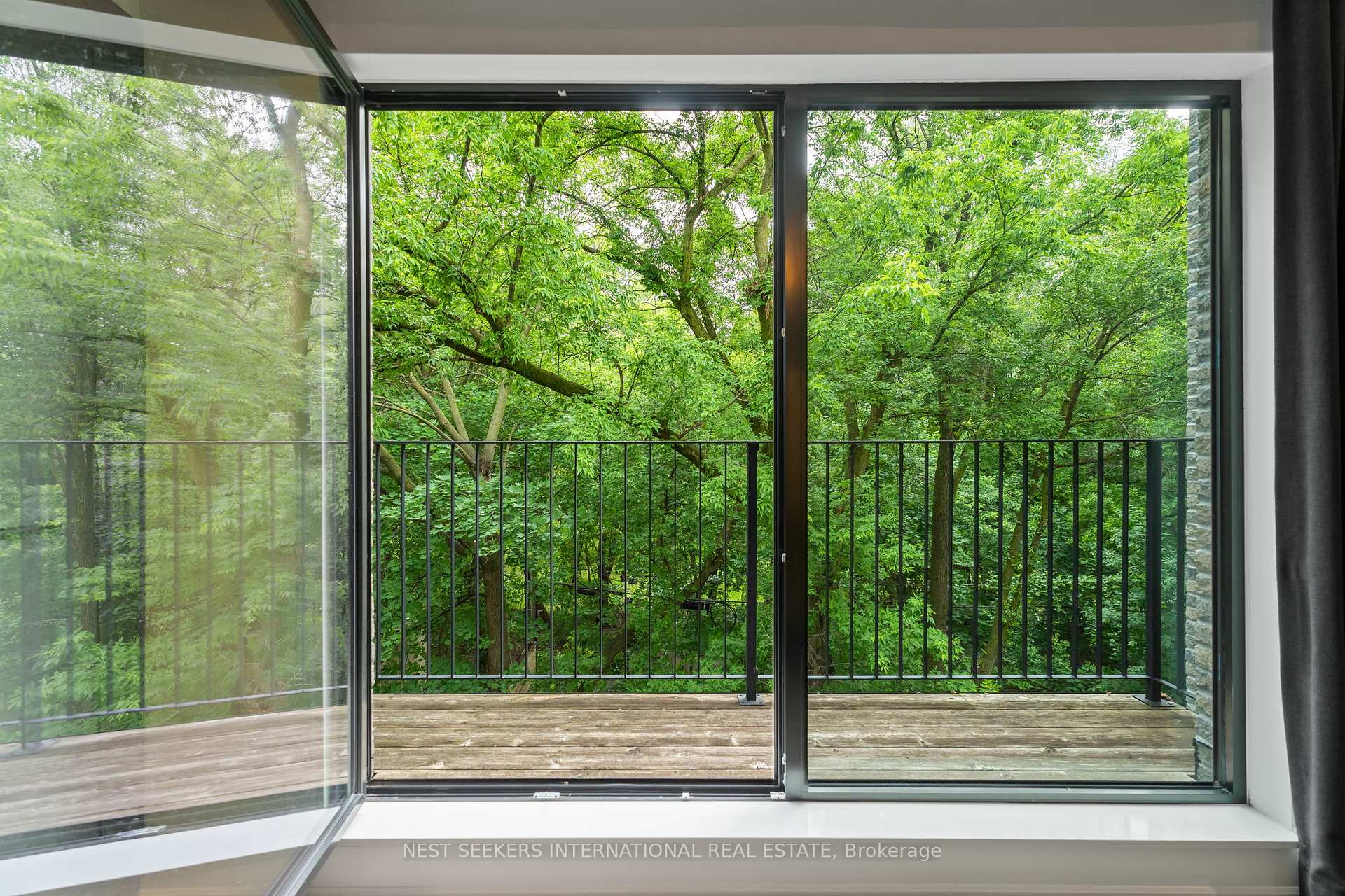 Photo 23 of 141 Chaplin Crescent, Toronto, Forest Hill South — HOMEH
