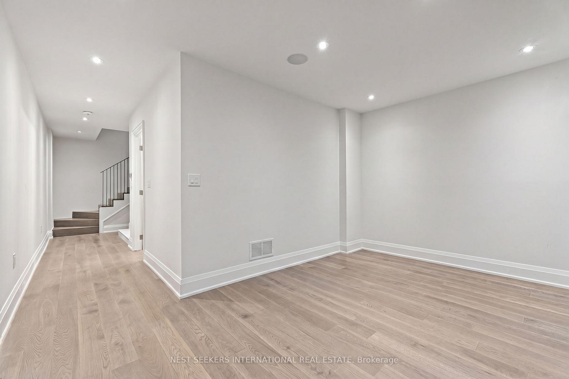Photo 42 of 141 Chaplin Crescent, Toronto, Forest Hill South — HOMEH