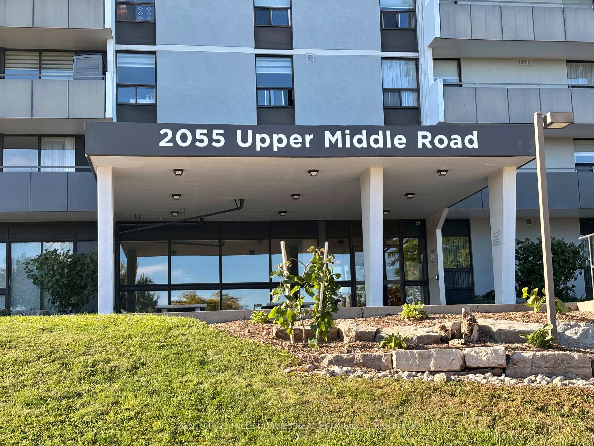 Photo 2 of Unit 1203, 2055 Upper Middle Road, Burlington, Brant Hills — HOMEH