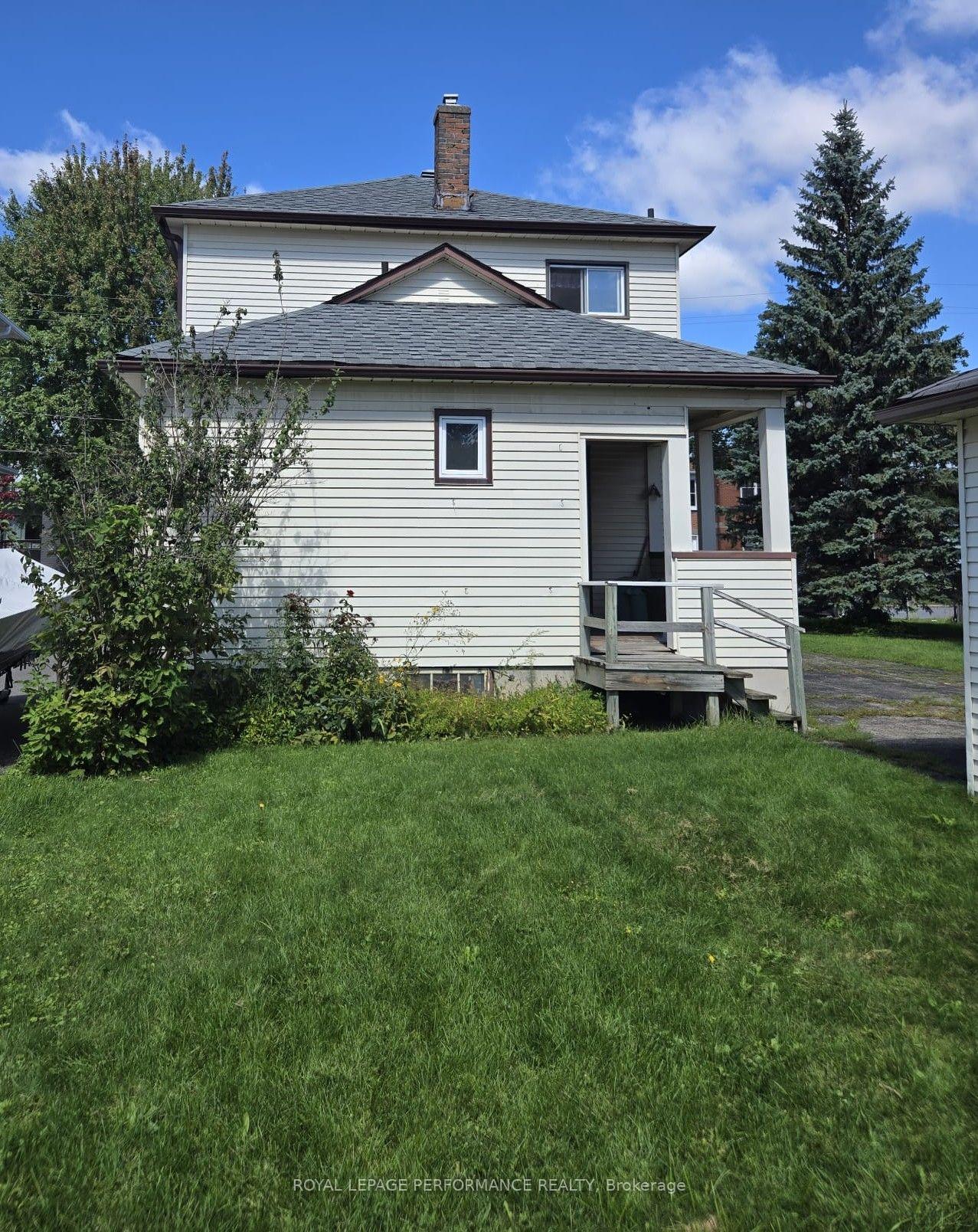 Photo 2 of 436 4th Street E, Cornwall, Cornwall — HOMEH