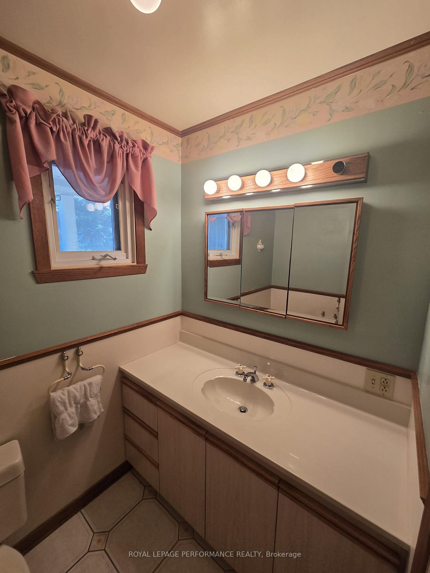 Photo 43 of 436 4th Street E, Cornwall, Cornwall — HOMEH