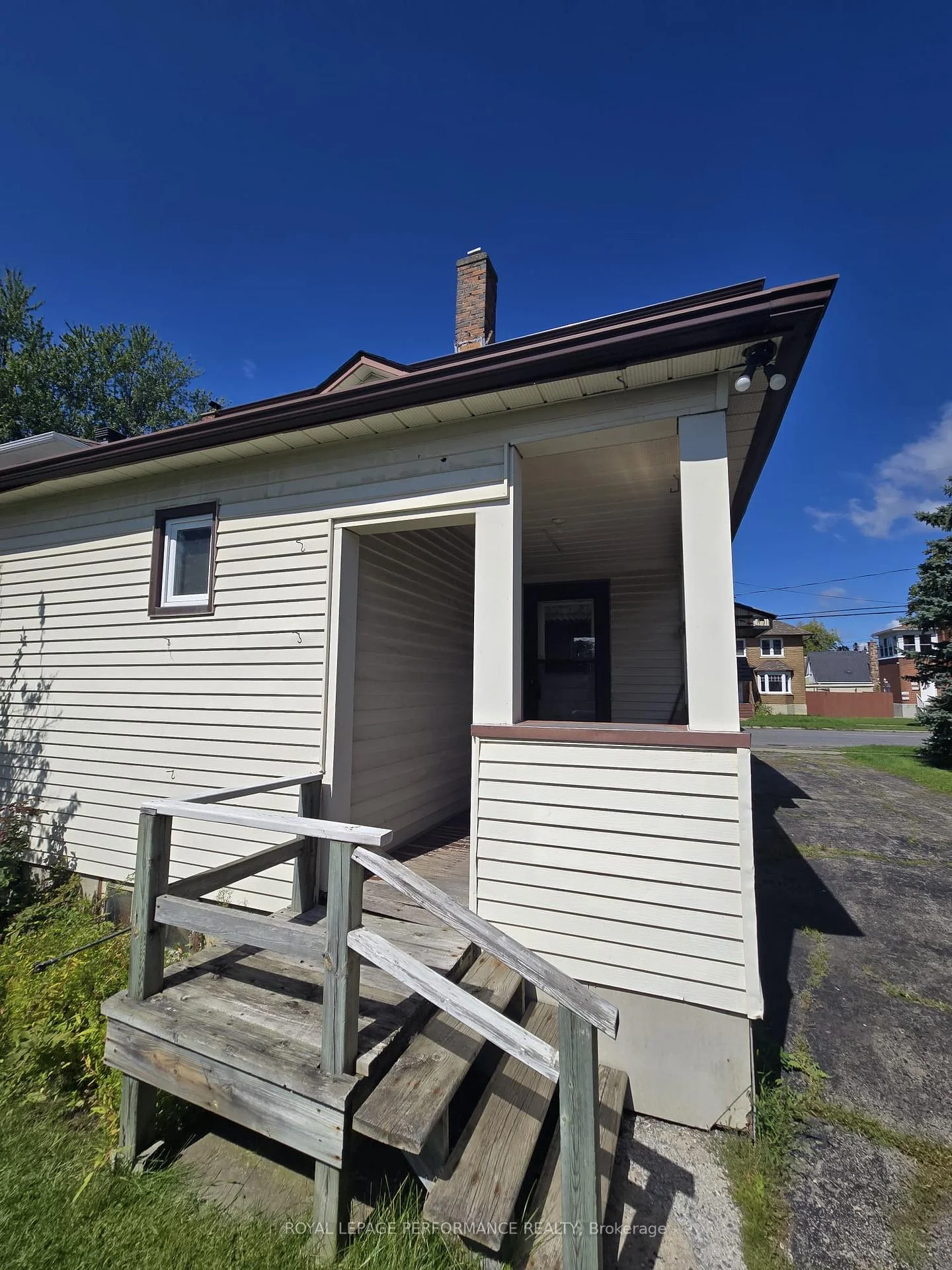 Photo 5 of 436 4th Street E, Cornwall, Cornwall — HOMEH