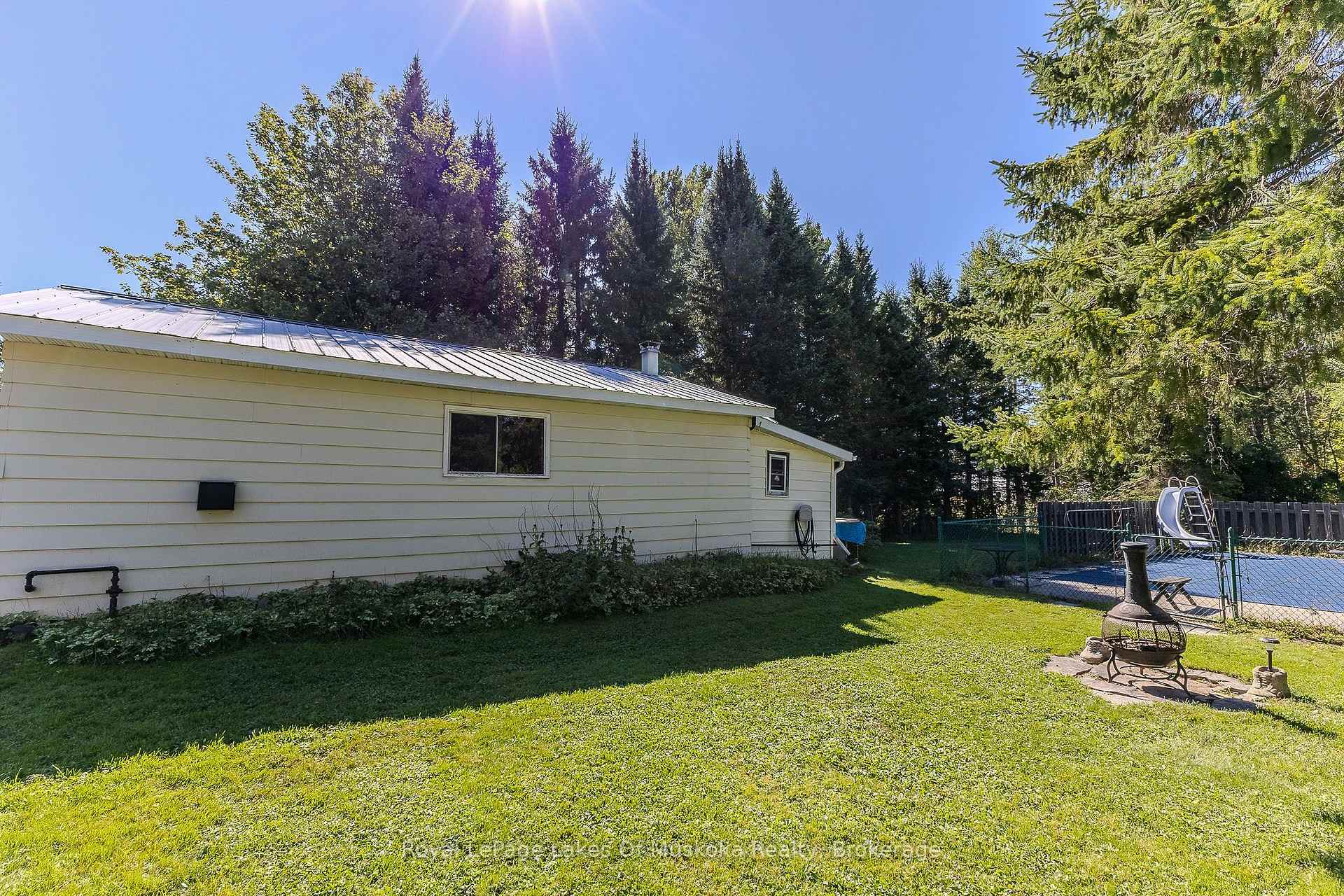 Photo 11 of 11 Pine Street, Bracebridge, Macaulay — HOMEH