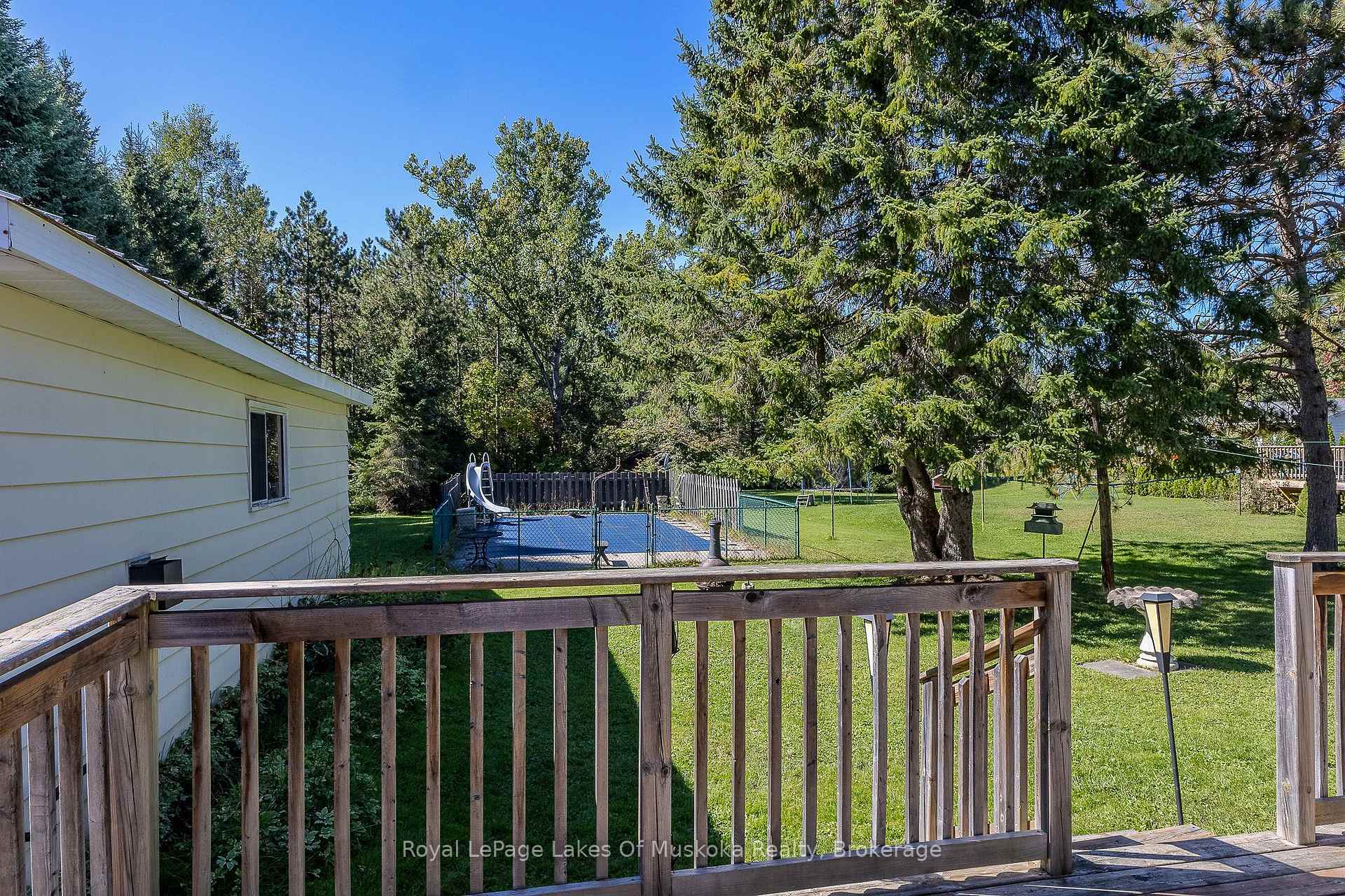 Photo 13 of 11 Pine Street, Bracebridge, Macaulay — HOMEH