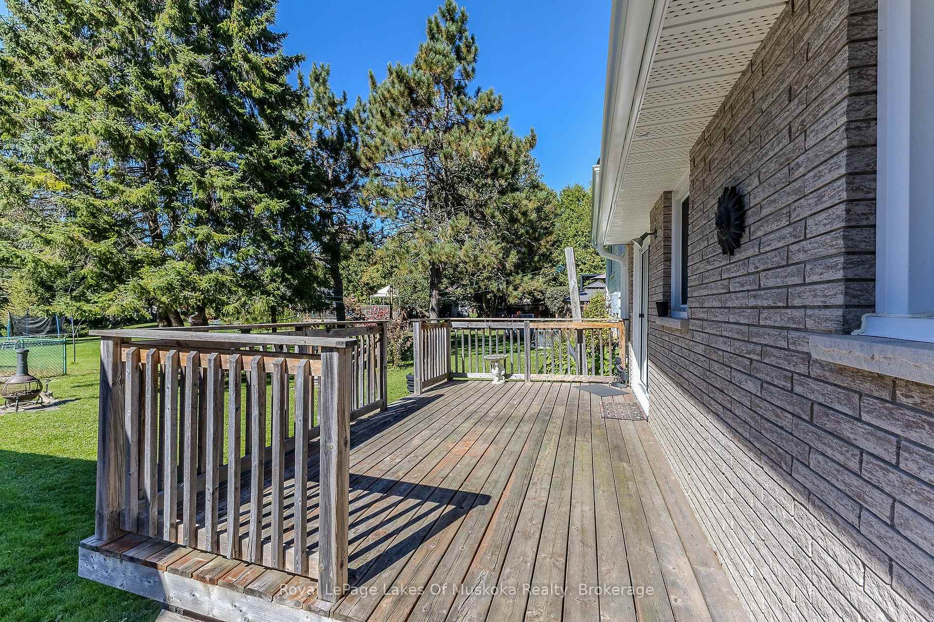 Photo 14 of 11 Pine Street, Bracebridge, Macaulay — HOMEH