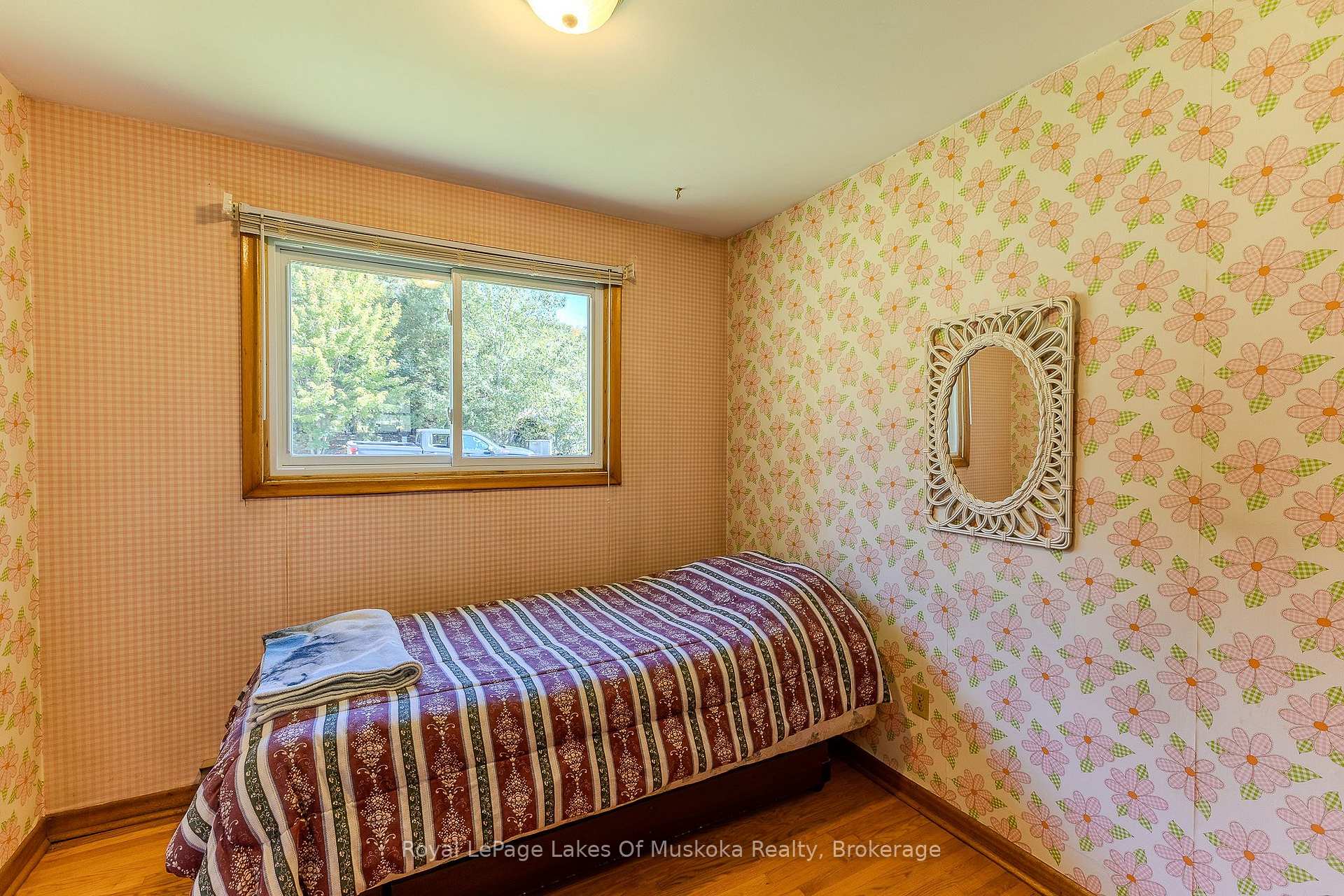 Photo 33 of 11 Pine Street, Bracebridge, Macaulay — HOMEH