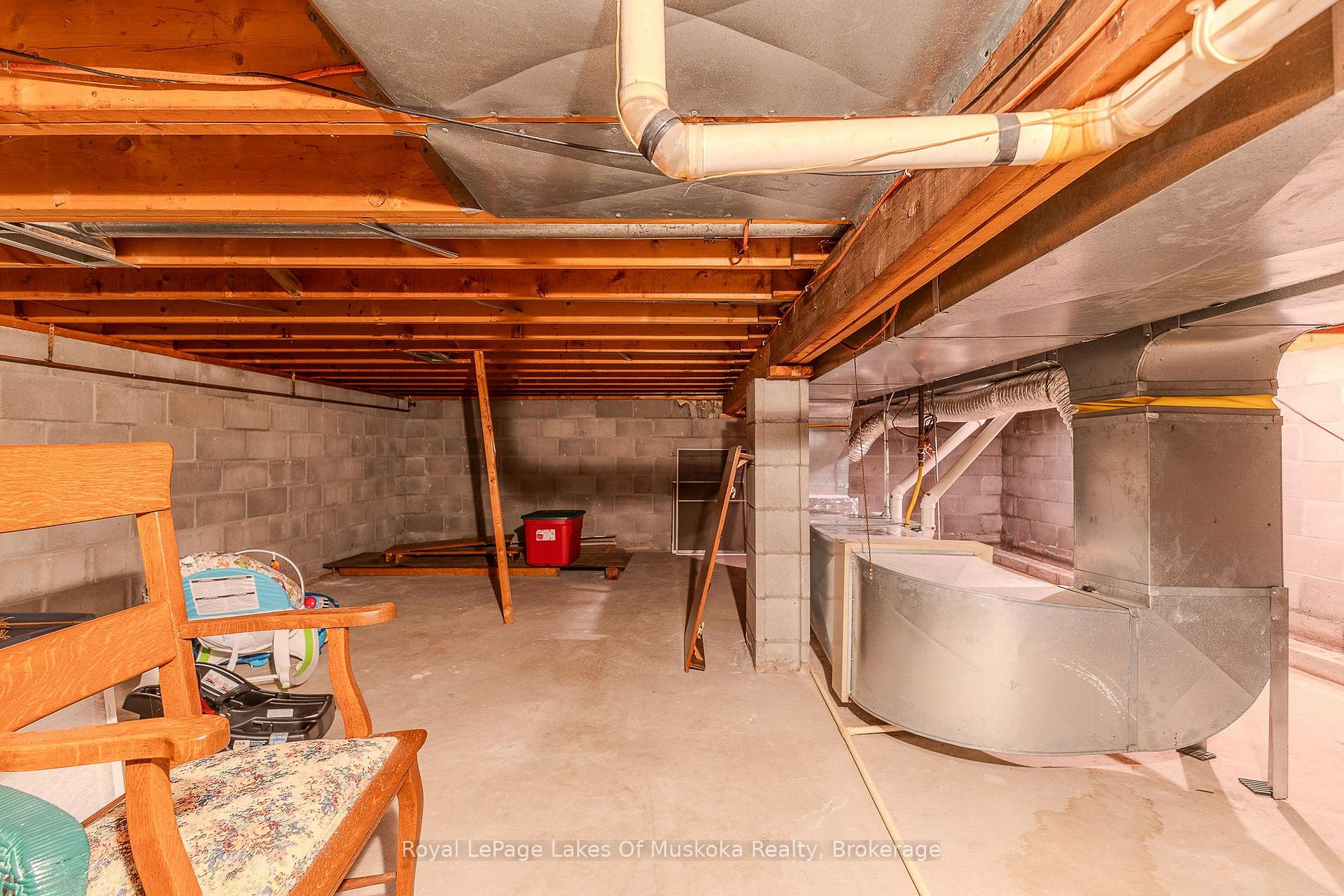 Photo 49 of 11 Pine Street, Bracebridge, Macaulay — HOMEH