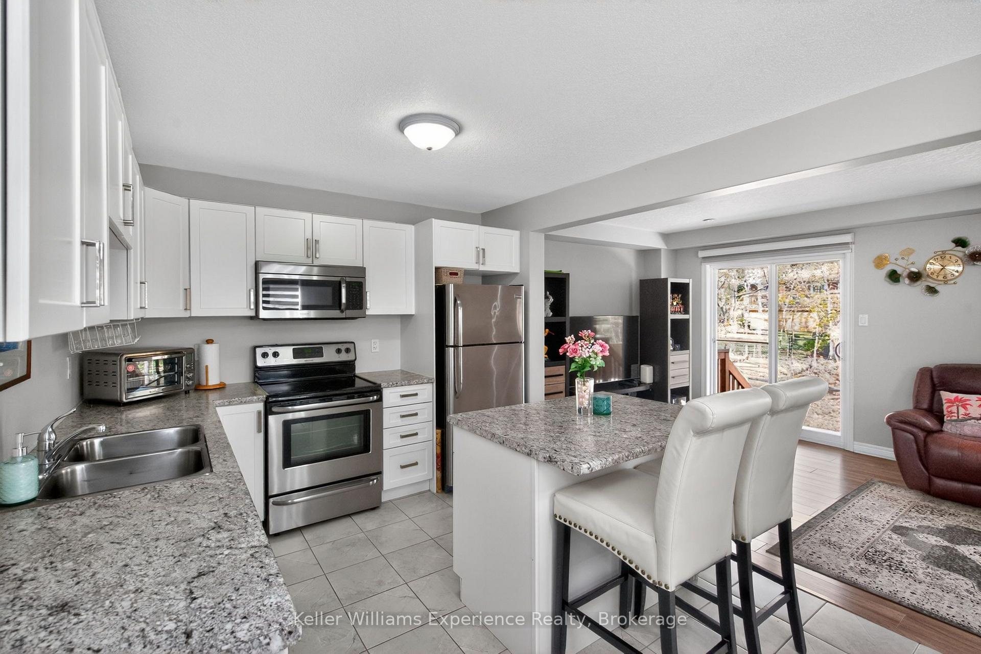 Photo 8 of 992 Cook Drive, Midland — HOMEH