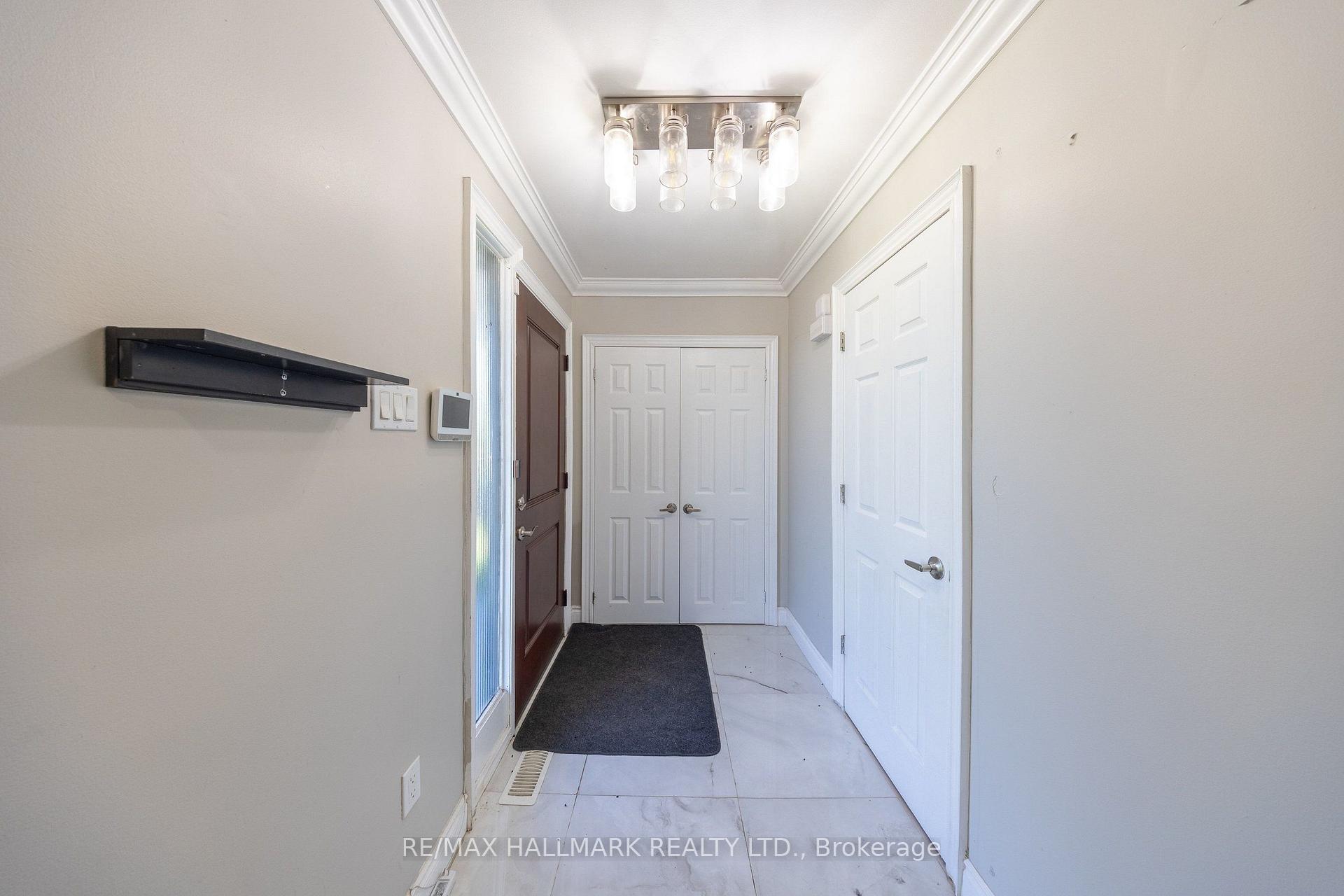 Photo 7 of 109 Thickson Road S, Whitby, Blue Grass Meadows — HOMEH
