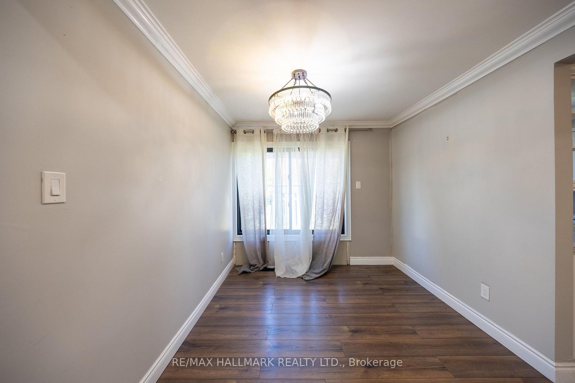 Photo 13 of 109 Thickson Road S, Whitby, Blue Grass Meadows — HOMEH