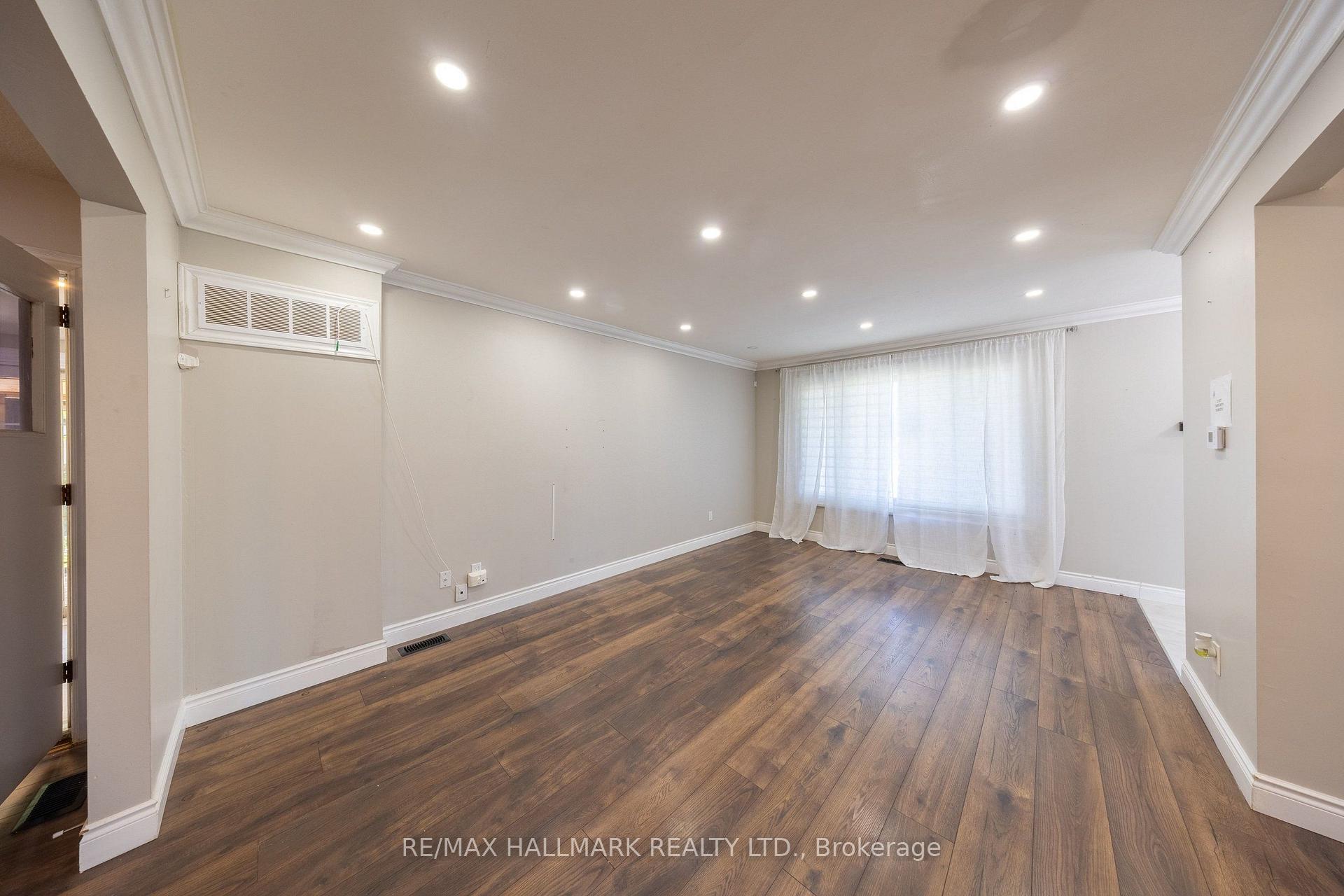 Photo 14 of 109 Thickson Road S, Whitby, Blue Grass Meadows — HOMEH