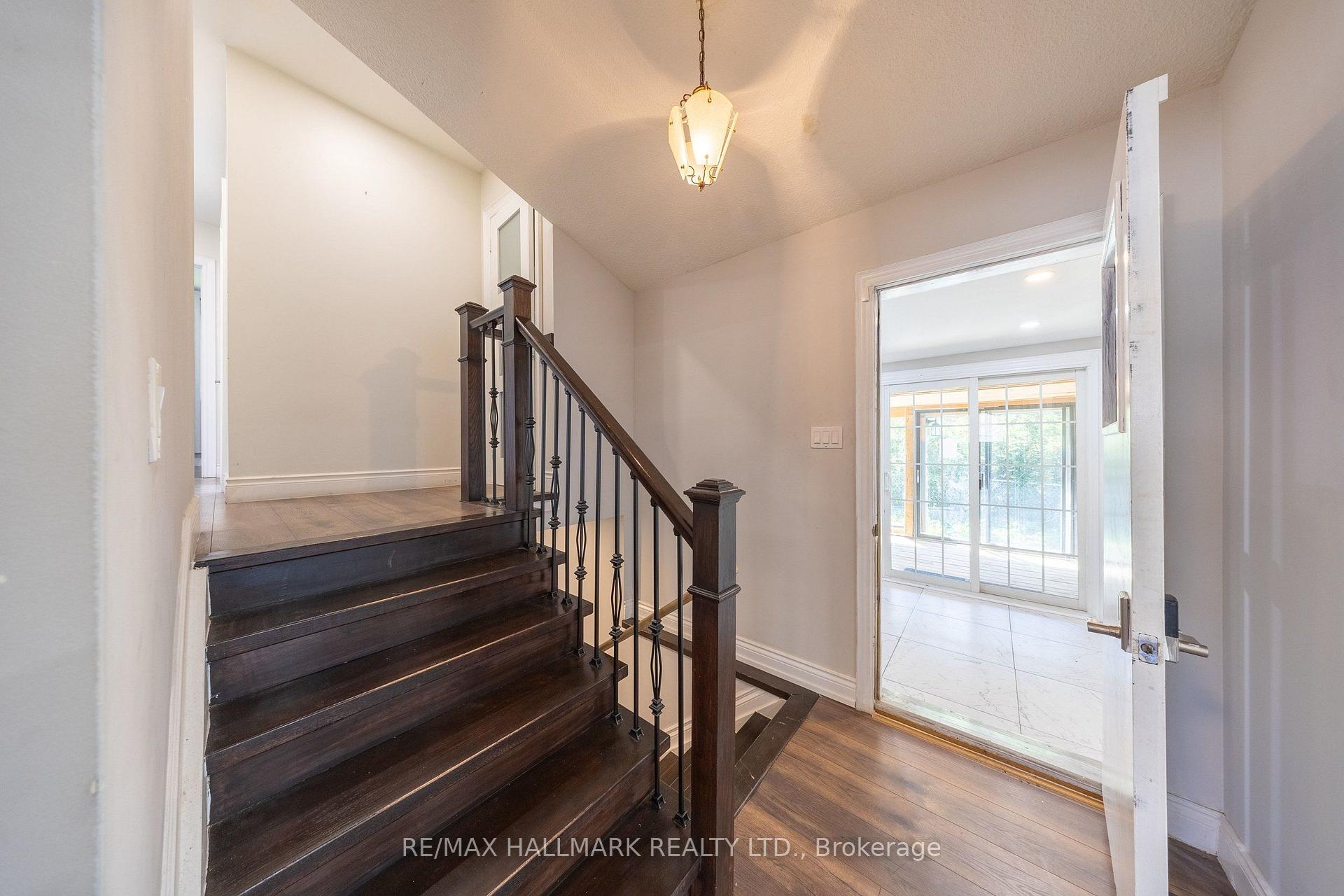 Photo 19 of 109 Thickson Road S, Whitby, Blue Grass Meadows — HOMEH
