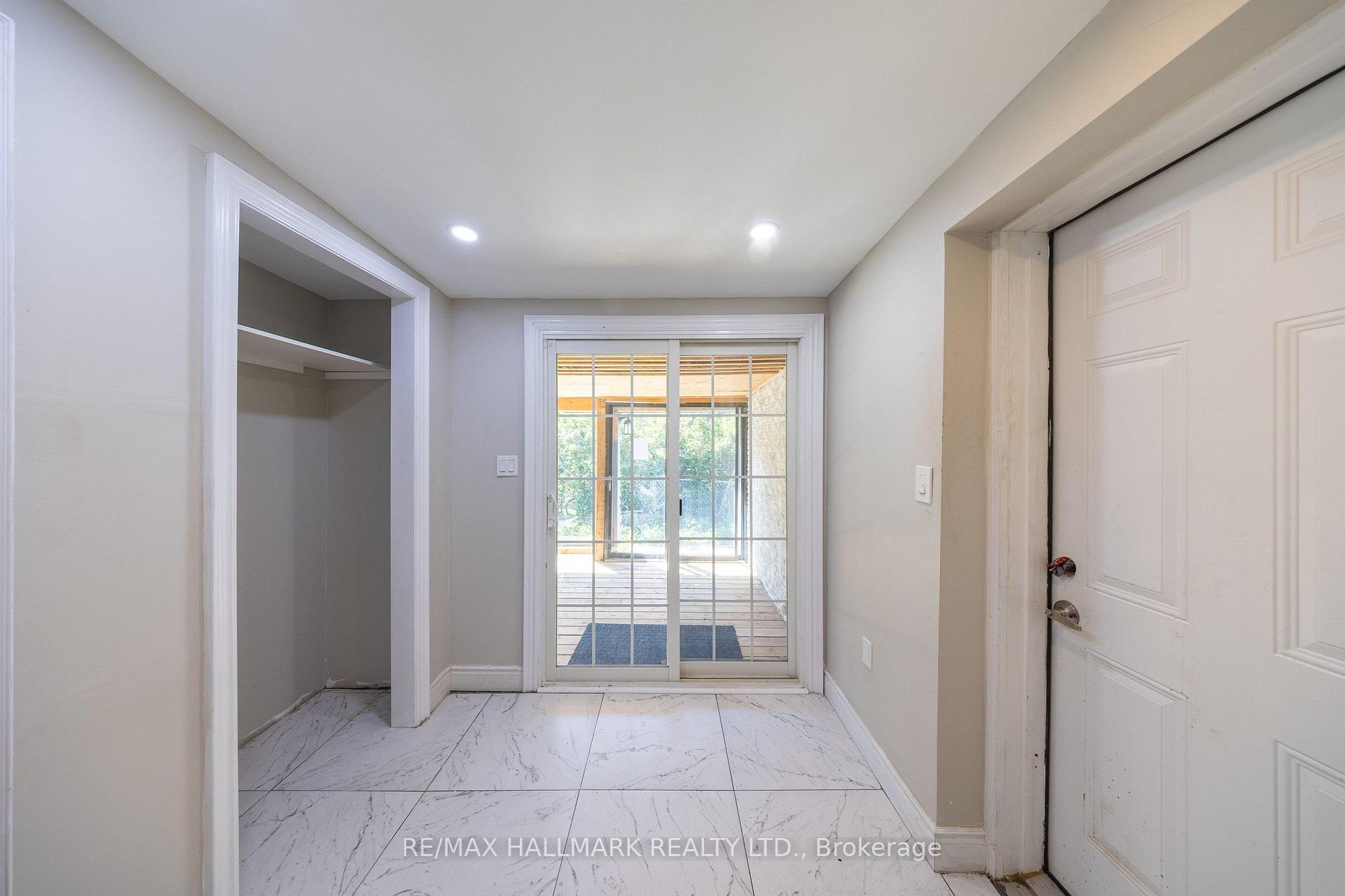Photo 20 of 109 Thickson Road S, Whitby, Blue Grass Meadows — HOMEH