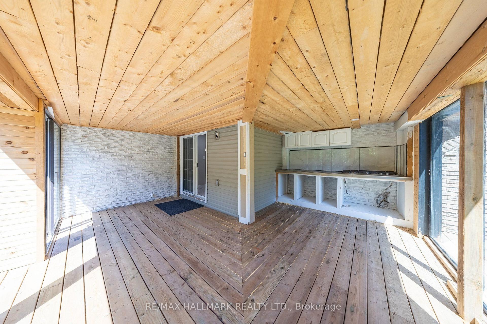 Photo 24 of 109 Thickson Road S, Whitby, Blue Grass Meadows — HOMEH
