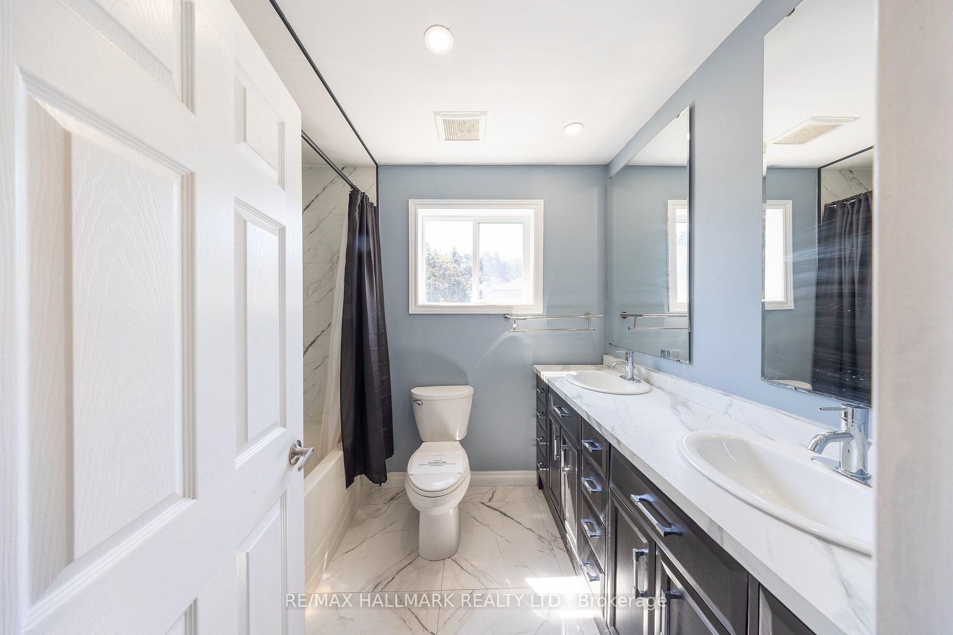 Photo 29 of 109 Thickson Road S, Whitby, Blue Grass Meadows — HOMEH