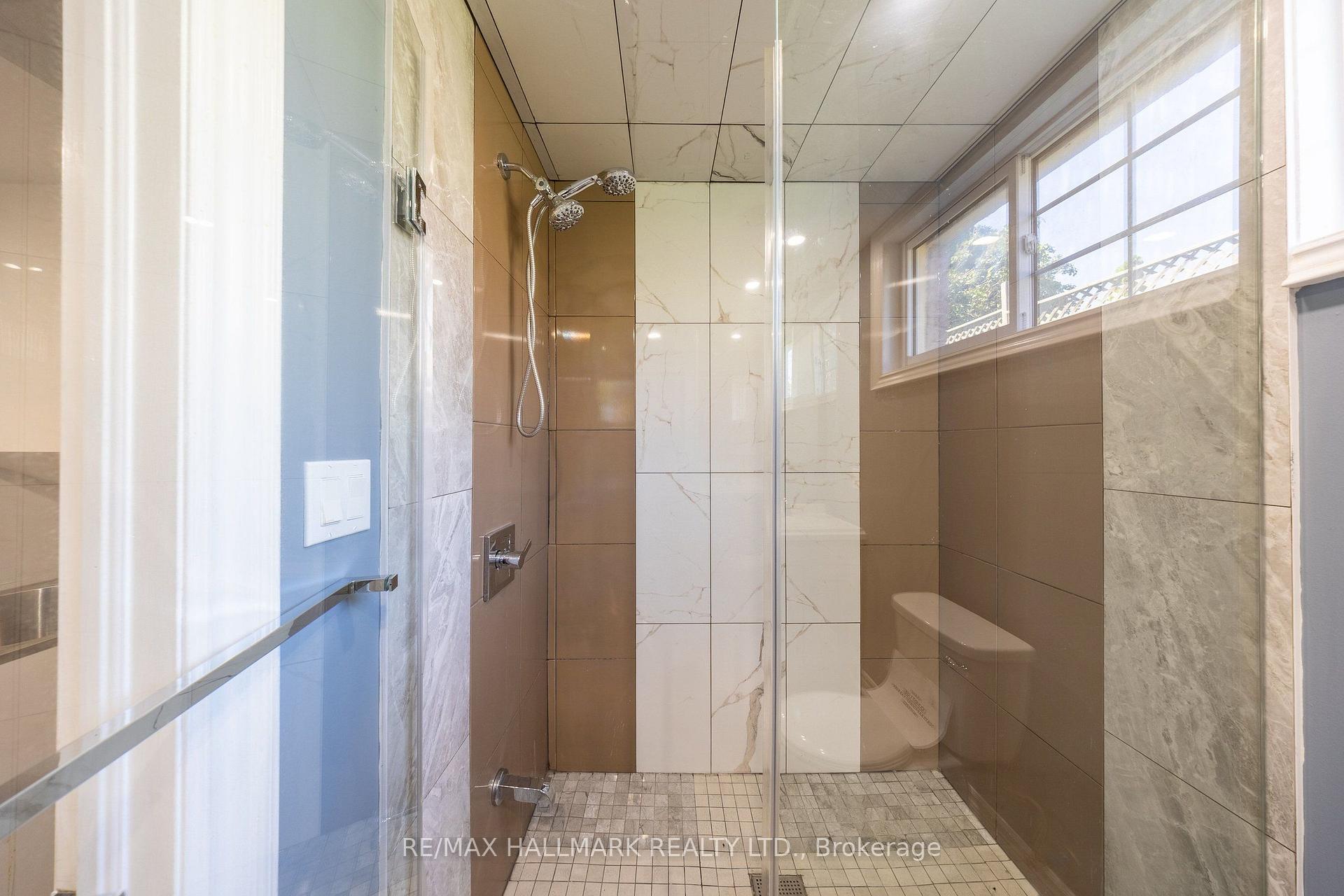 Photo 39 of 109 Thickson Road S, Whitby, Blue Grass Meadows — HOMEH
