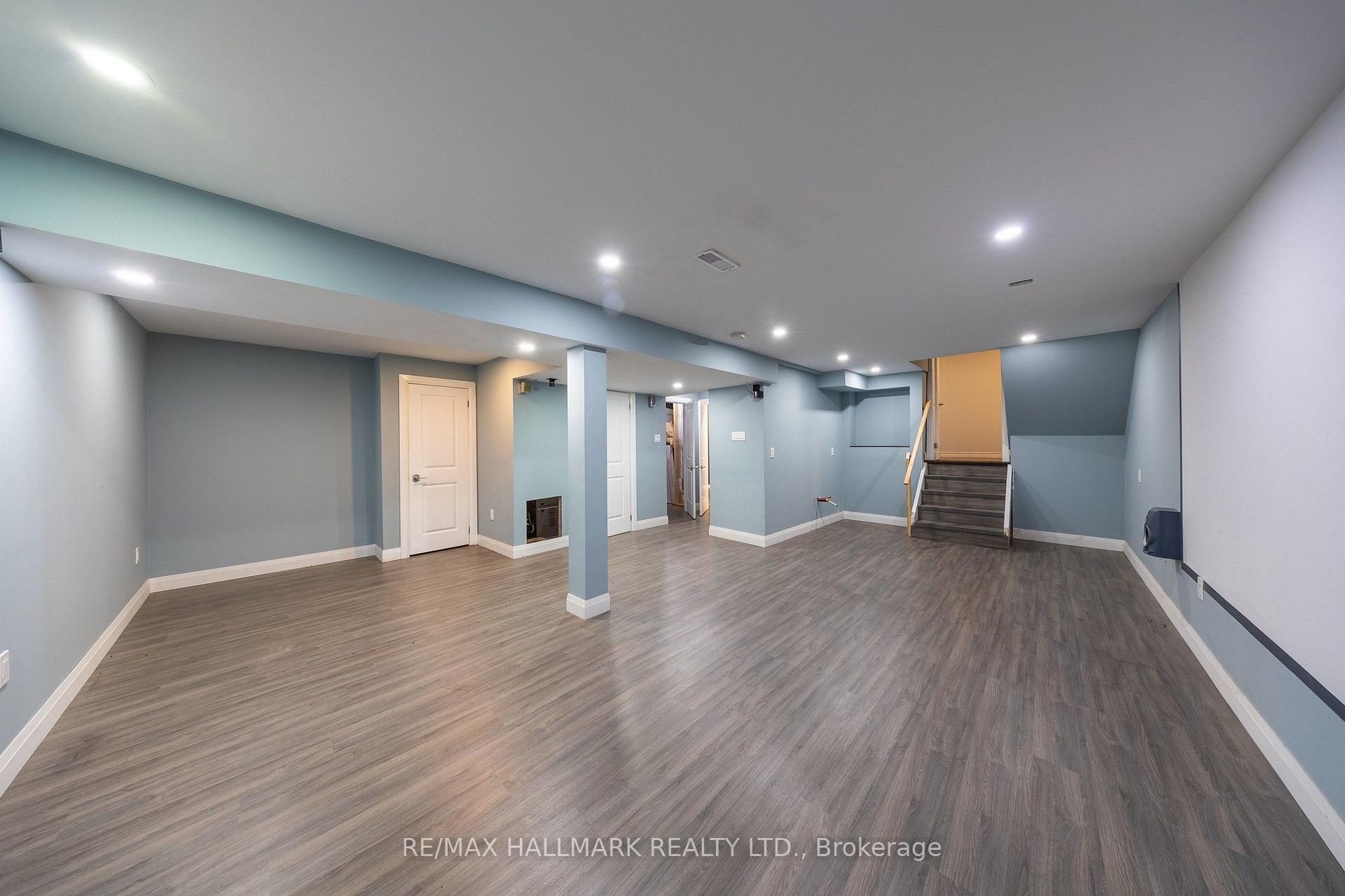 Photo 43 of 109 Thickson Road S, Whitby, Blue Grass Meadows — HOMEH