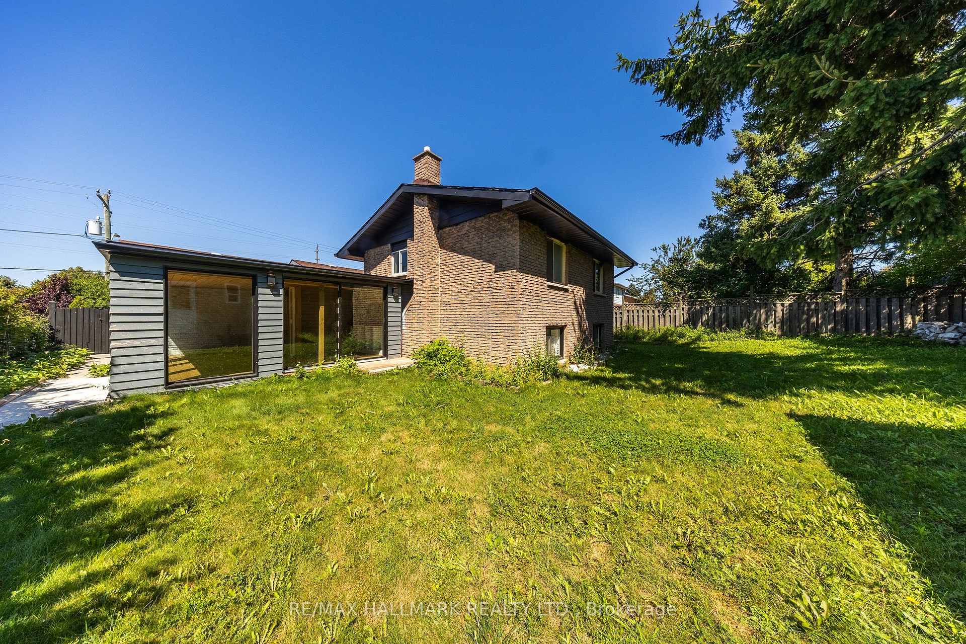 Photo 47 of 109 Thickson Road S, Whitby, Blue Grass Meadows — HOMEH