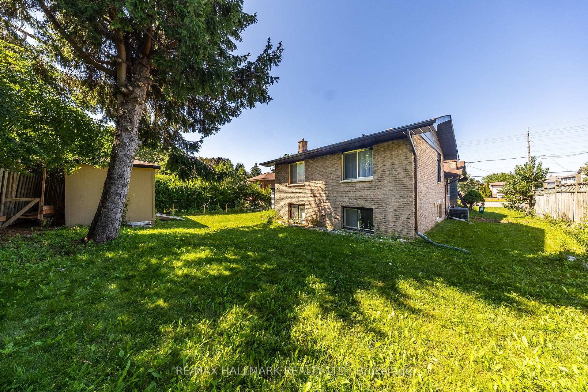 Photo 48 of 109 Thickson Road S, Whitby, Blue Grass Meadows — HOMEH