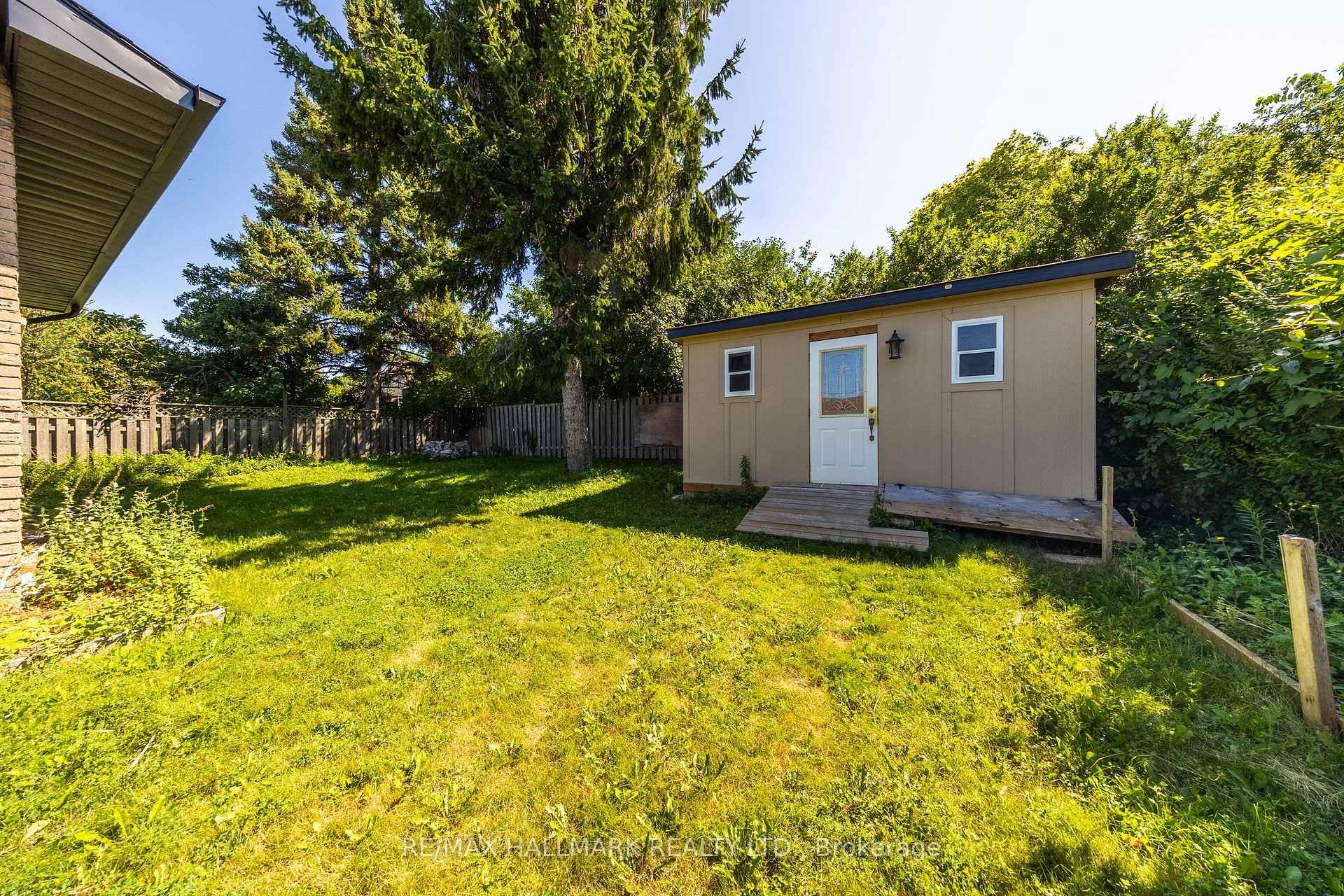 Photo 49 of 109 Thickson Road S, Whitby, Blue Grass Meadows — HOMEH