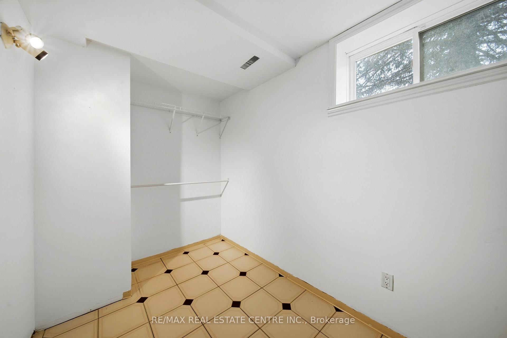 Photo 33 of 335 York Road, Burlington, LaSalle — HOMEH